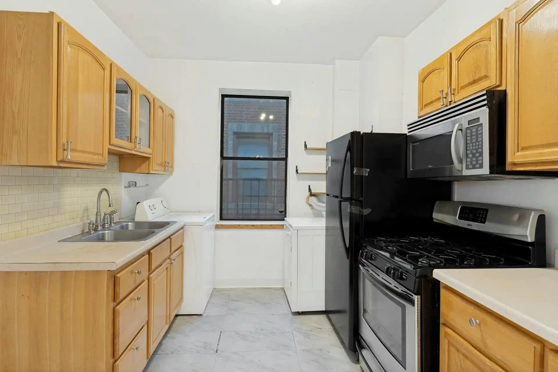 Listing Photo 5 - Condo for sale in building located at 6601 Broadway, West New York, NJ 07093 - Unit #E7