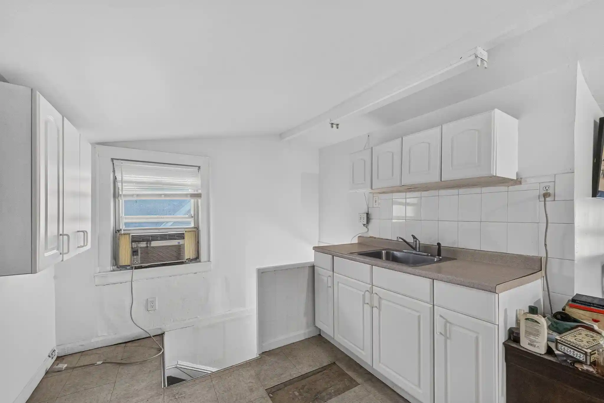 Photo 2 of Sale Pending at 19 Linden Ct, Jersey City, NJ 07305 | MLS# 260012294 | Listing updated on 2026-07-14