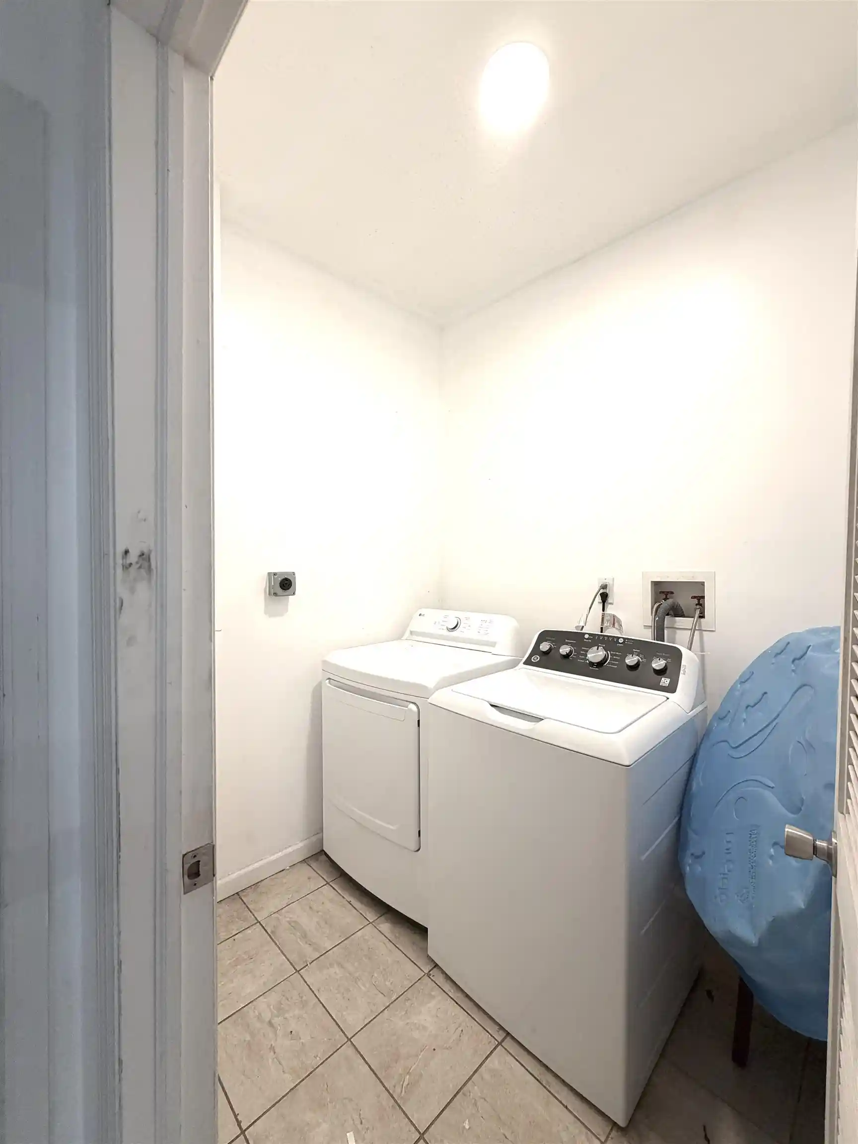 Listing Photo 4 - Condo for sale in building located at 795 Secaucus Rd, Jersey City, NJ 07307