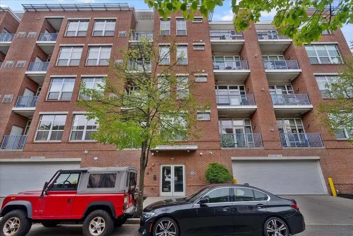 Homes for sale in Jersey City, NJ | 3 Greenwich Dr, Jersey City, NJ 07305