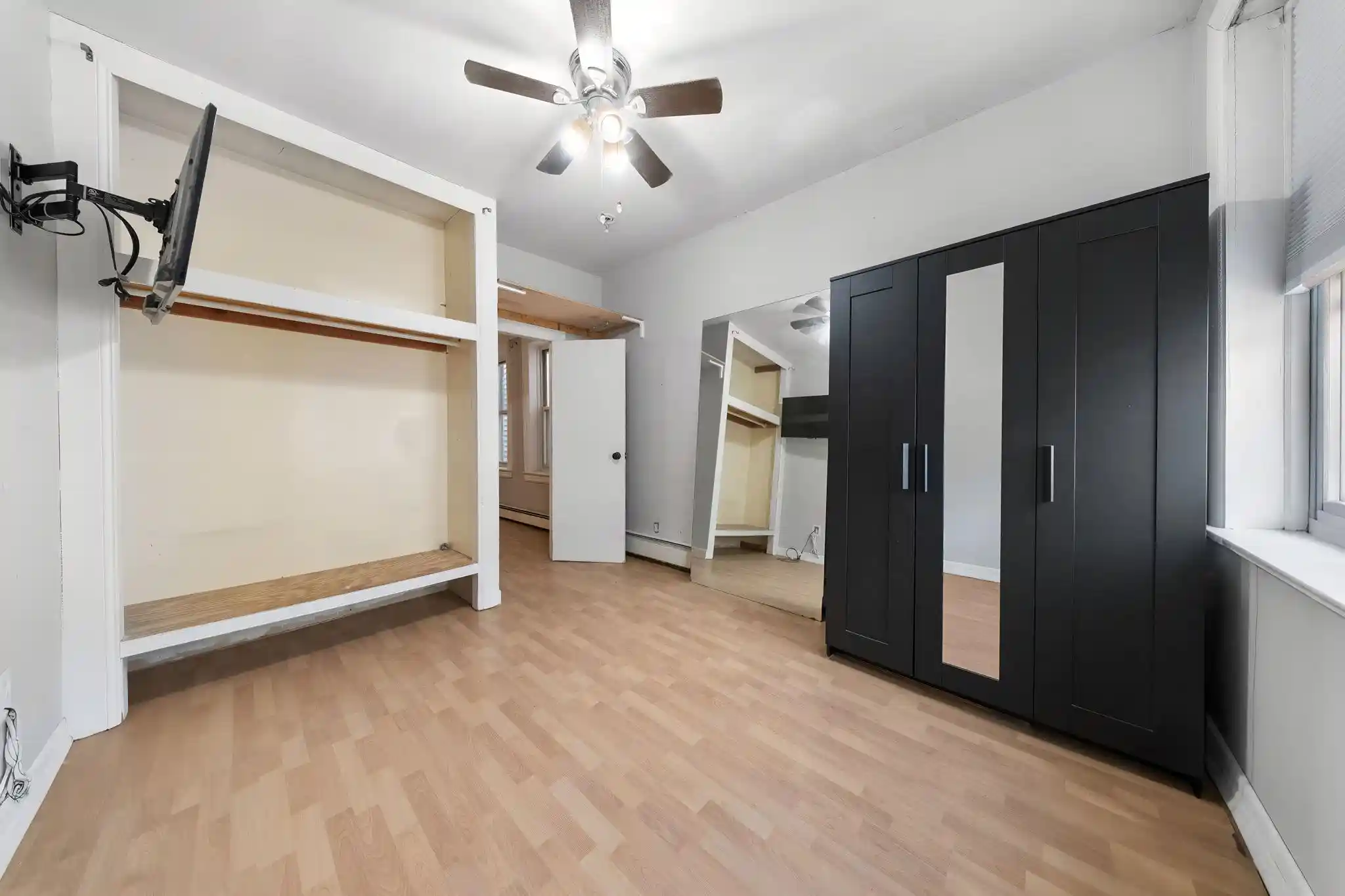 Listing Photo 4 - Condo for sale in building located at 396 Baldwin Ave, Jersey City, NJ 07306