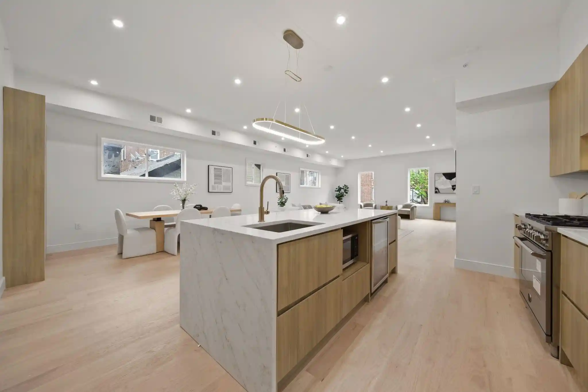 2nd image of 312 11Th St, Union City, NJ 07087