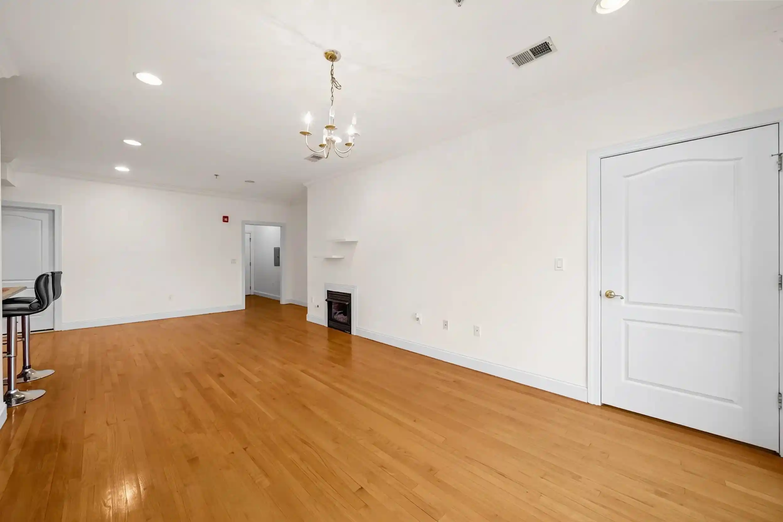 Homes for sale in Bayonne, NJ | 255 Broadway, Bayonne, NJ 07002 | Houzeo