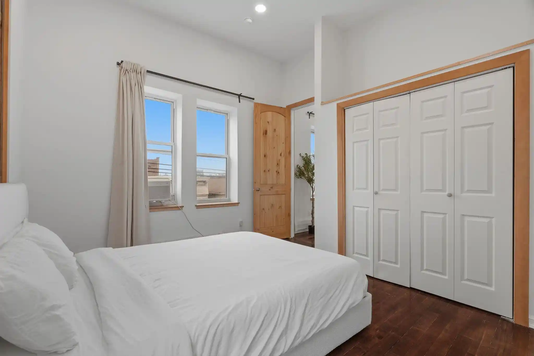 3rd image of 25 High St, Jersey City, NJ 07052