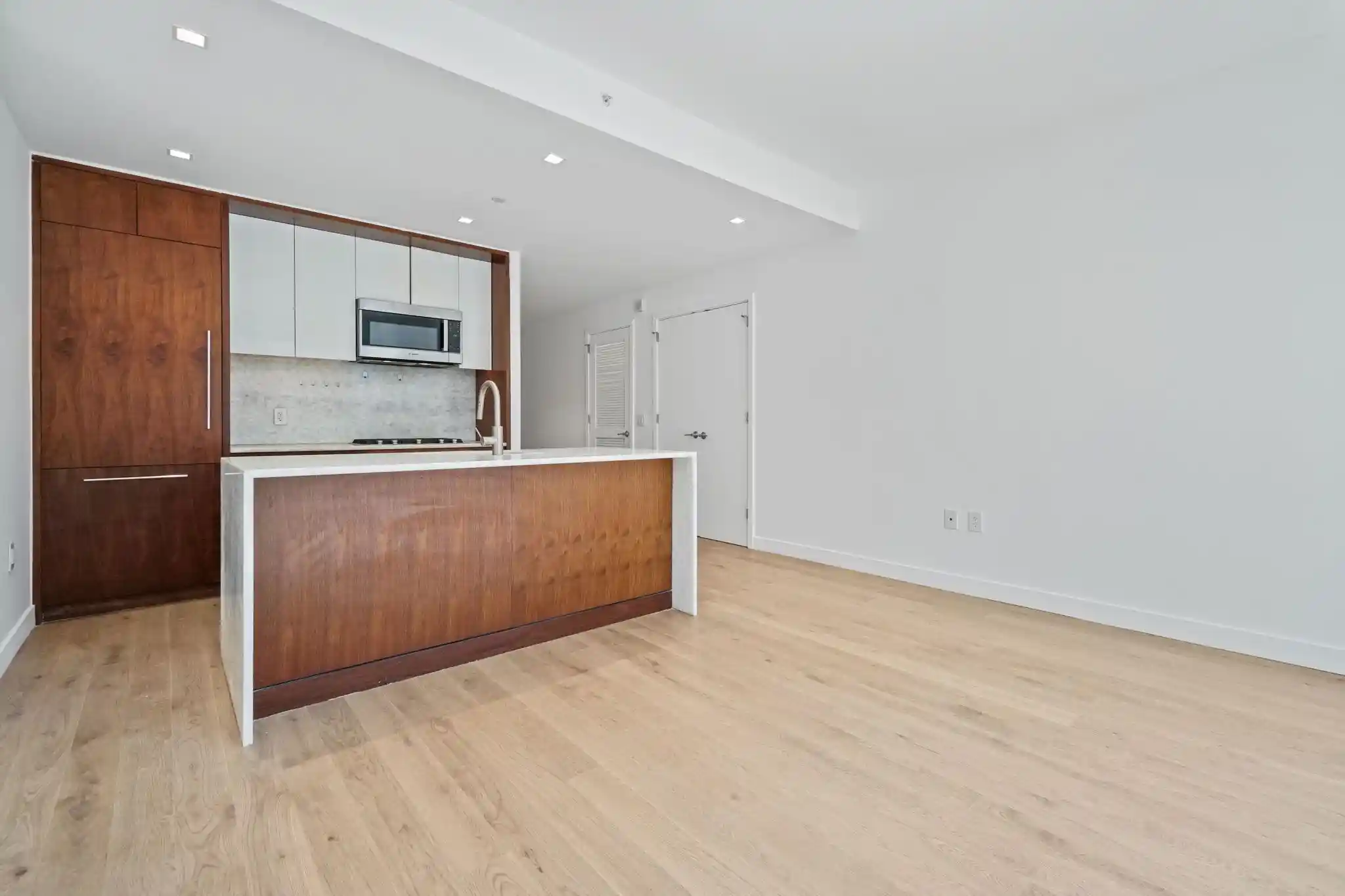 Homes for sale in Jersey City, NJ | 75 Park Lane South #811, Jersey City, NJ 07310 | MLS# 260012867