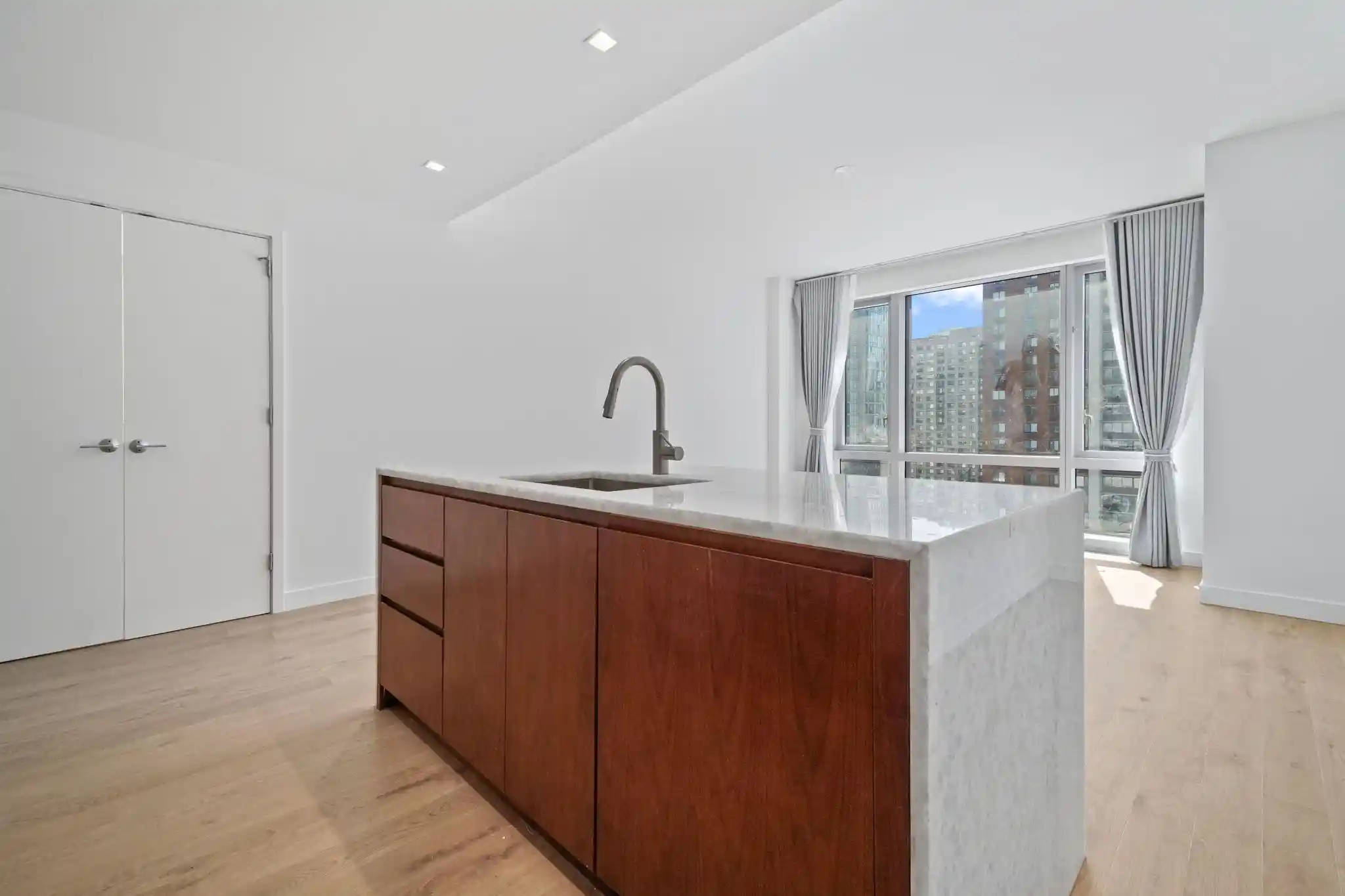 Homes for sale in Jersey City, NJ | 75 Park Lane South #811, Jersey City, NJ 07310 | MLS# 260012867