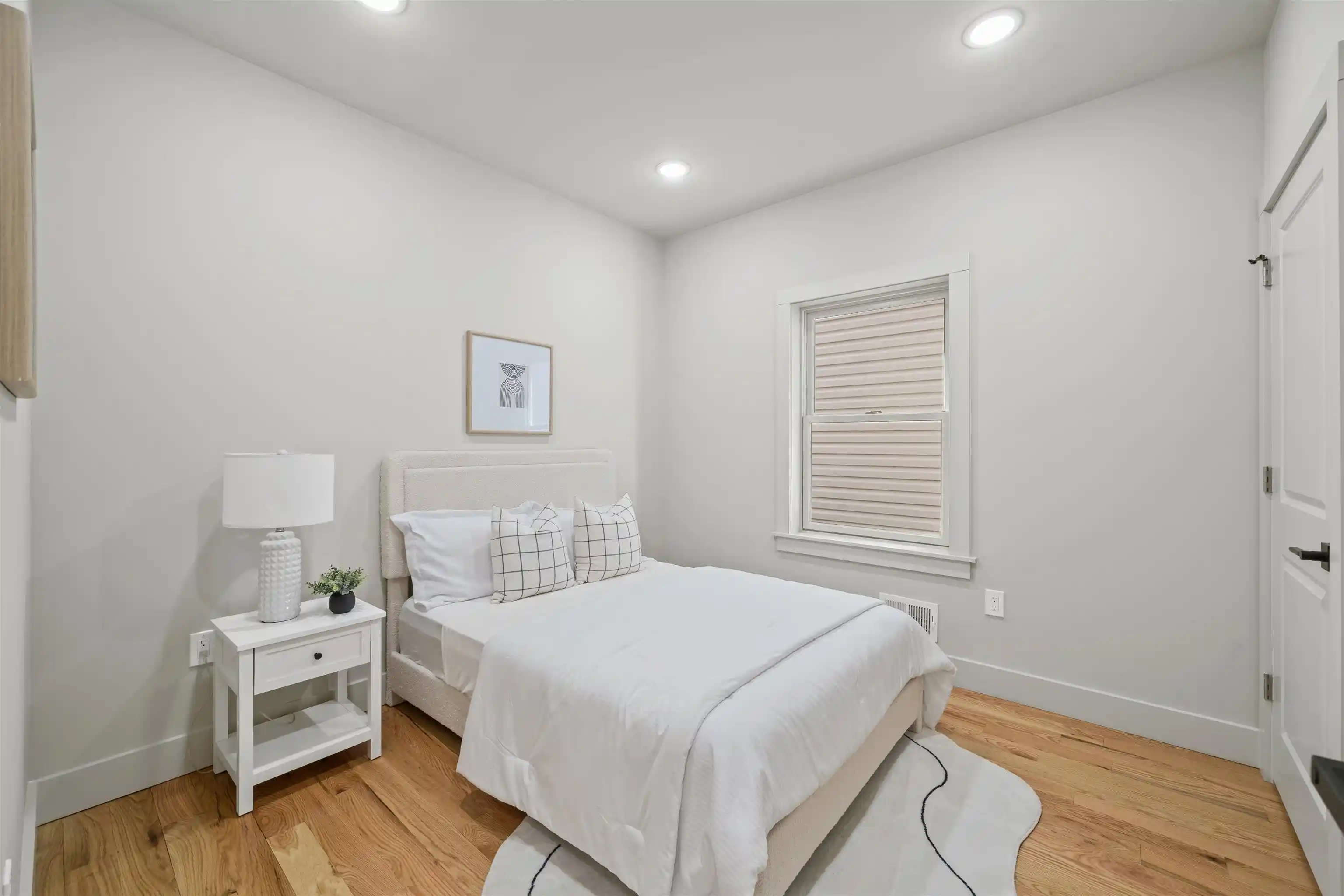 2nd image of 279 Pearsall Ave, Jersey City, NJ 07305