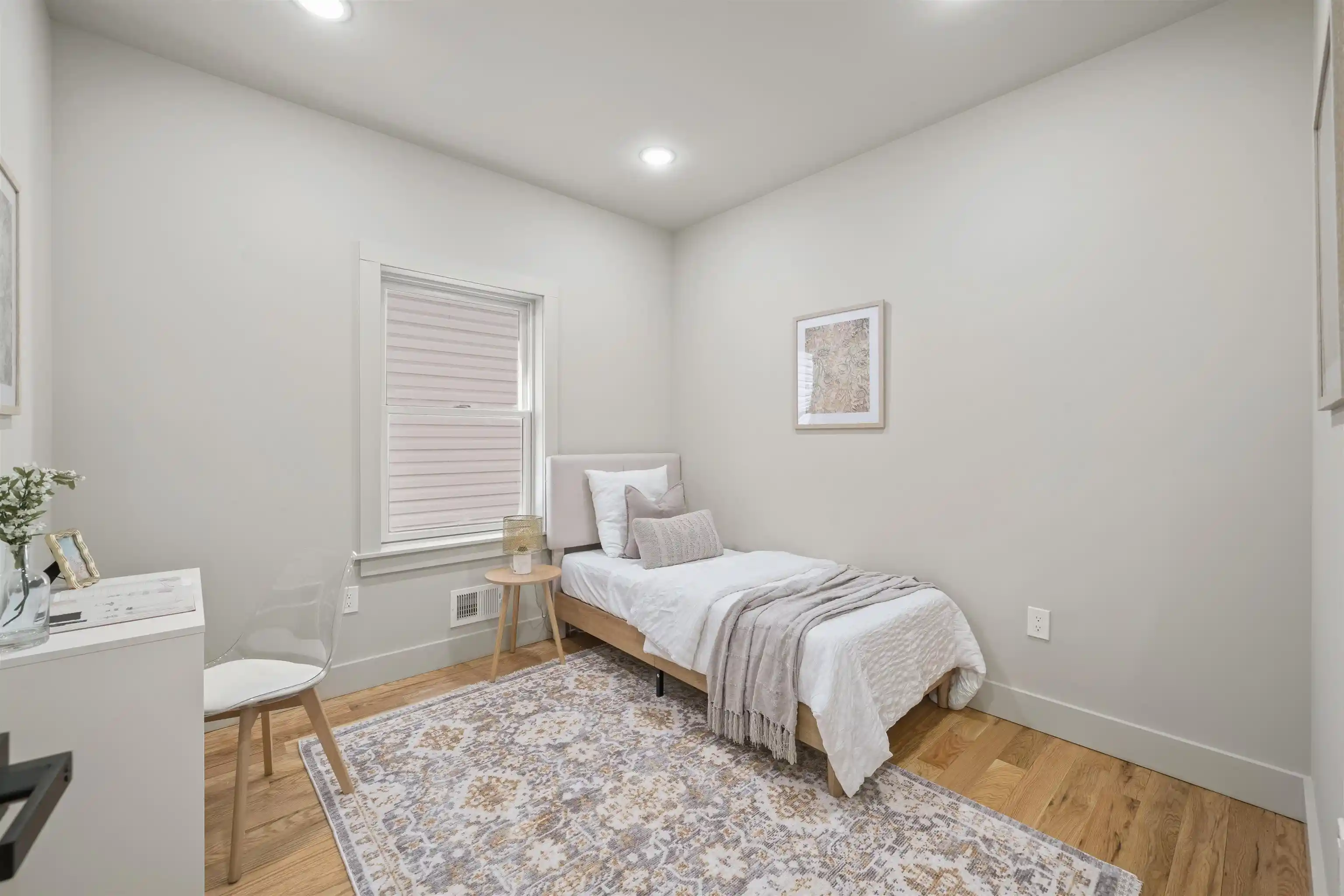 3rd image of 279 Pearsall Ave, Jersey City, NJ 07305