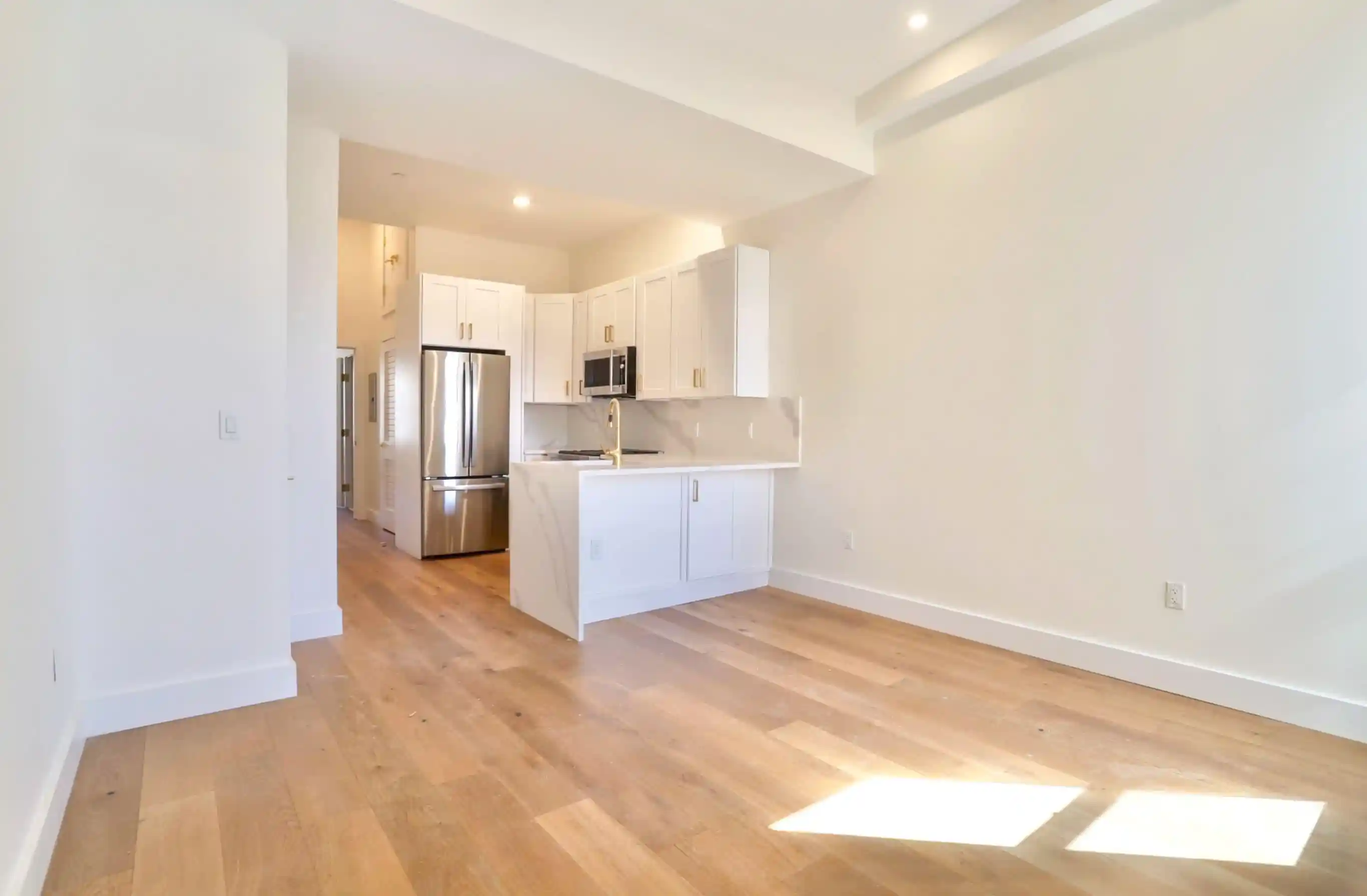 2nd image of 842 Park Ave, Hoboken, NJ 07030