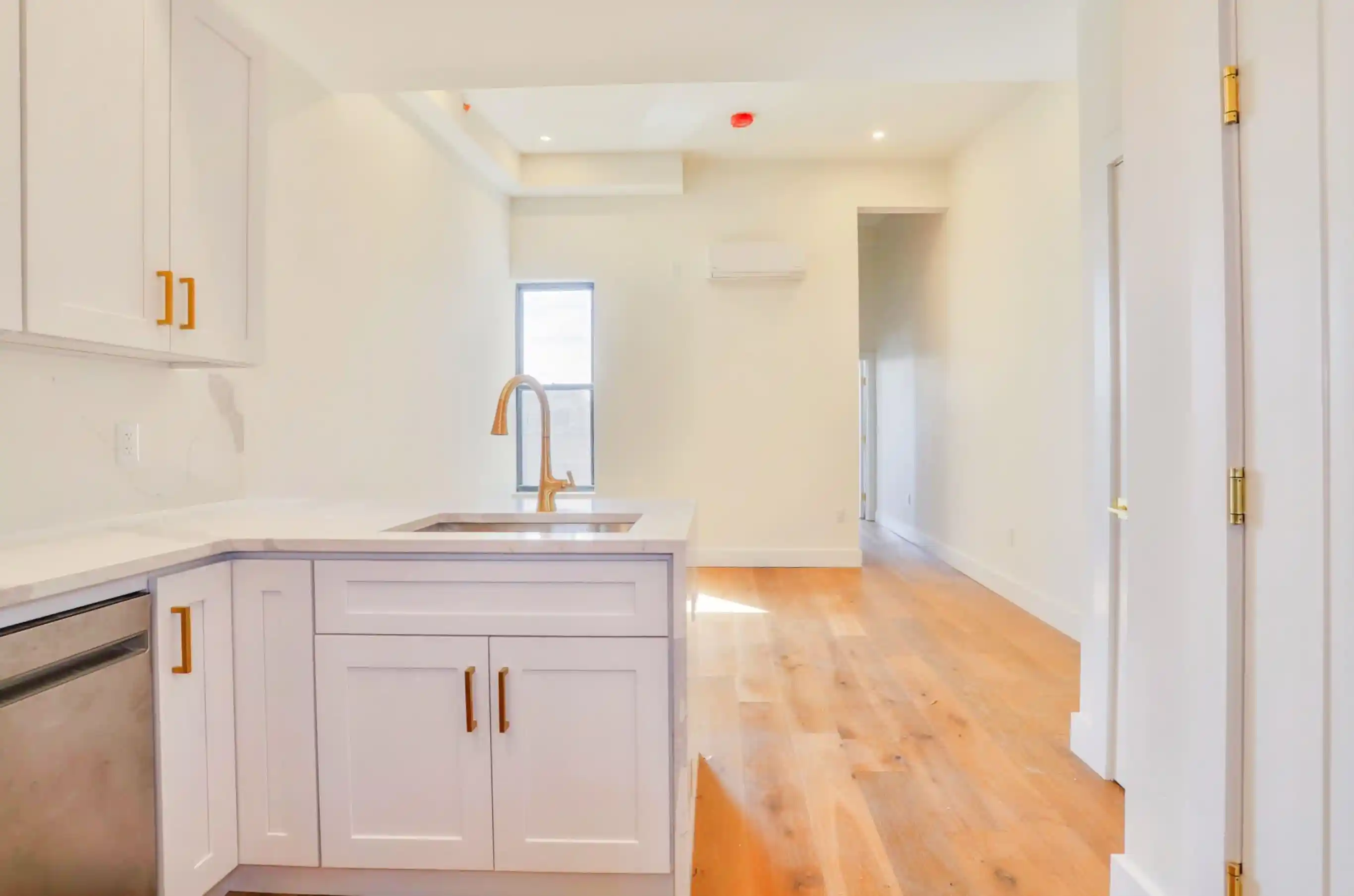 3rd image of 842 Park Ave, Hoboken, NJ 07030
