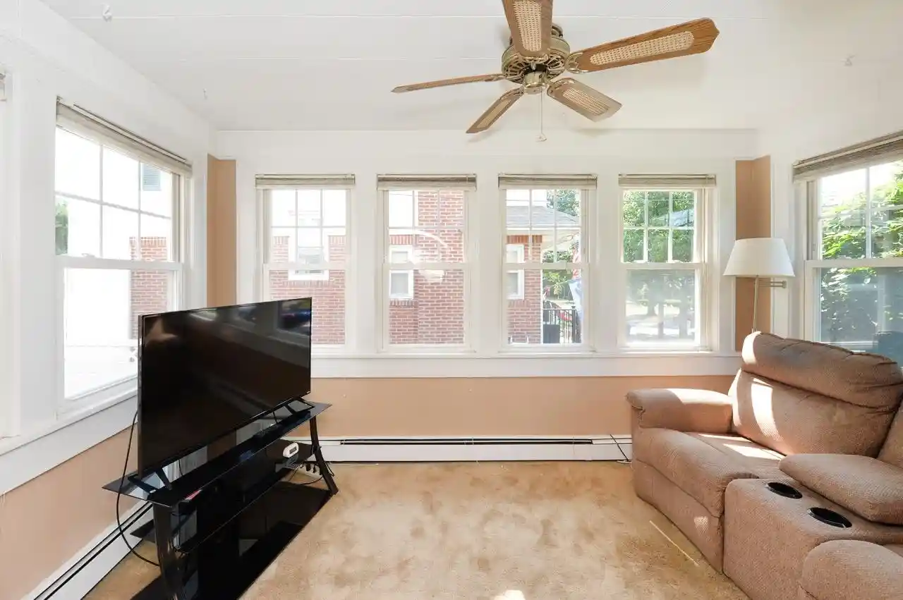 Homes for sale in Ridgefield Park, NJ | 76 Poplar St, Ridgefield Park, NJ 07660 | MLS# 260013179
