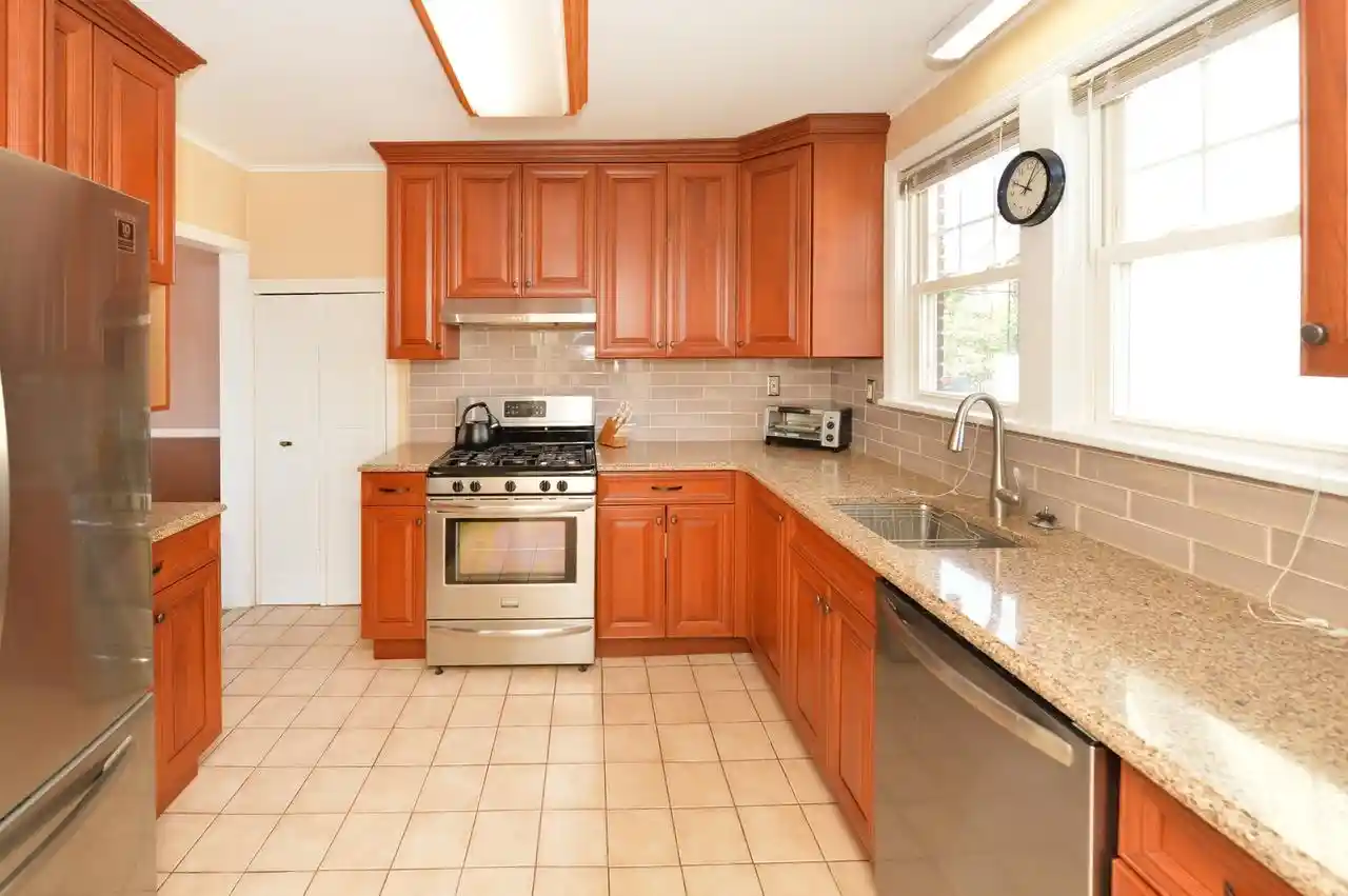 Homes for sale in Ridgefield Park, NJ | 76 Poplar St, Ridgefield Park, NJ 07660 | MLS# 260013179