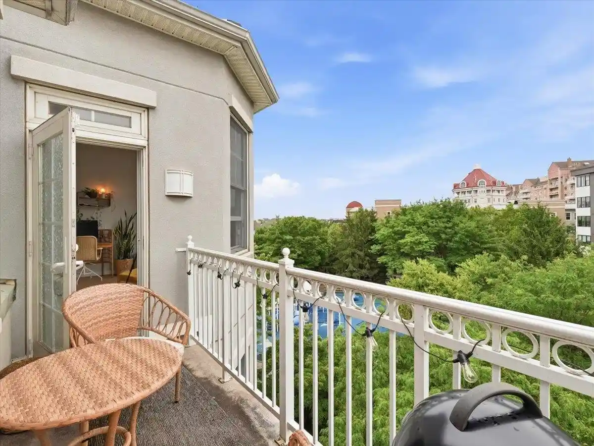 Homes for sale in Jersey City, NJ | 4 Constellation Pl, Jersey City, NJ 07305
