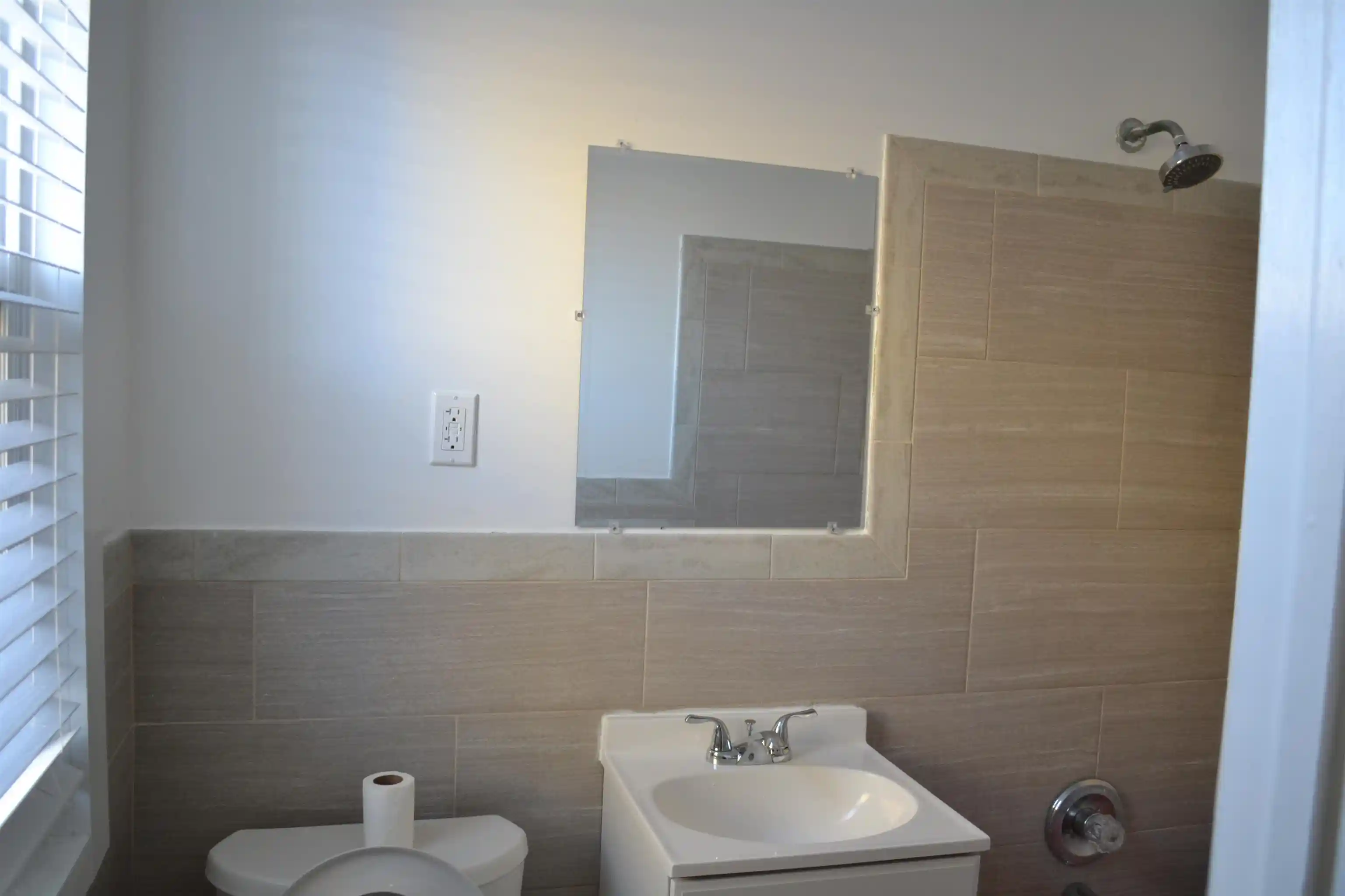 2nd image of 2305 New York Ave, Union City, NJ 07087 | MLS# 260013350