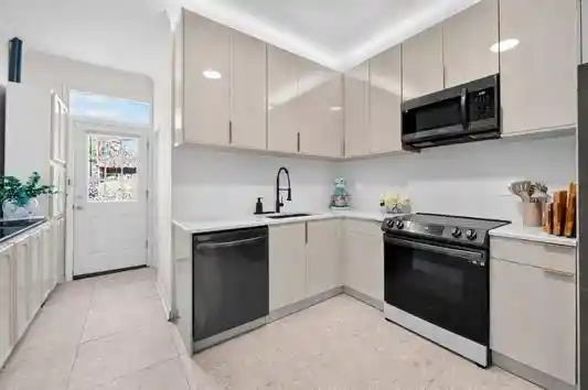 Photo 1 of Condo for sale at 609 New York Ave #1R, Union City, NJ 07087 | MLS# 260013367 | Listing updated on 2026-09-17