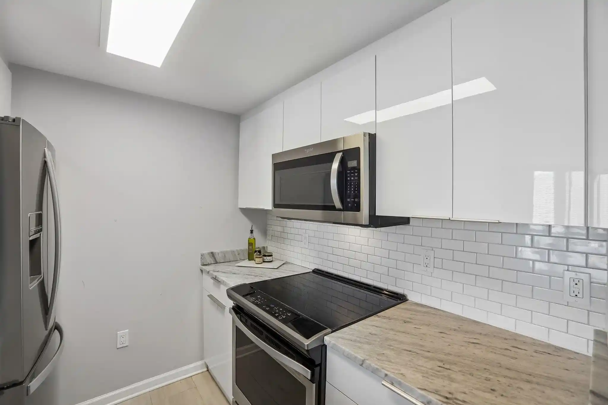 3rd image of 20 2Nd St, Jersey City, NJ 07302