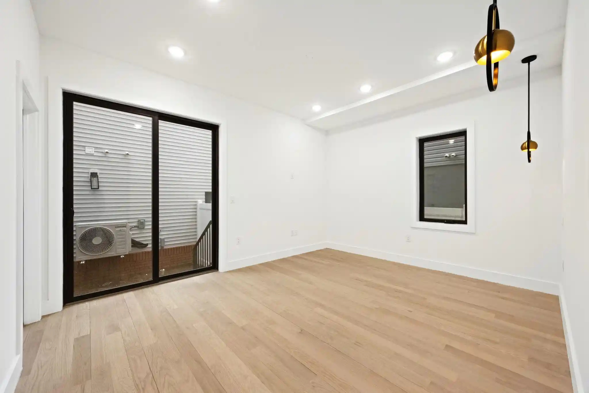 3rd image of 33 Graham St, Jersey City, NJ 07307