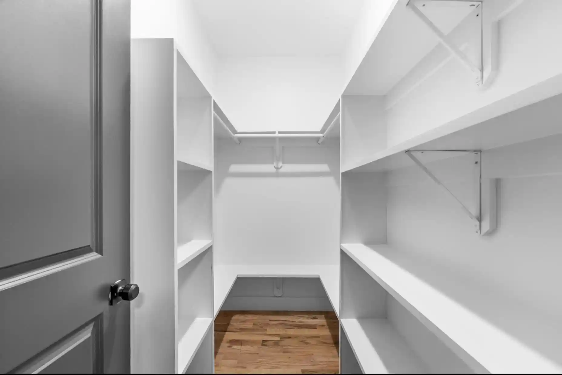2nd image of 219 Clerk St, Jersey City, NJ 07305