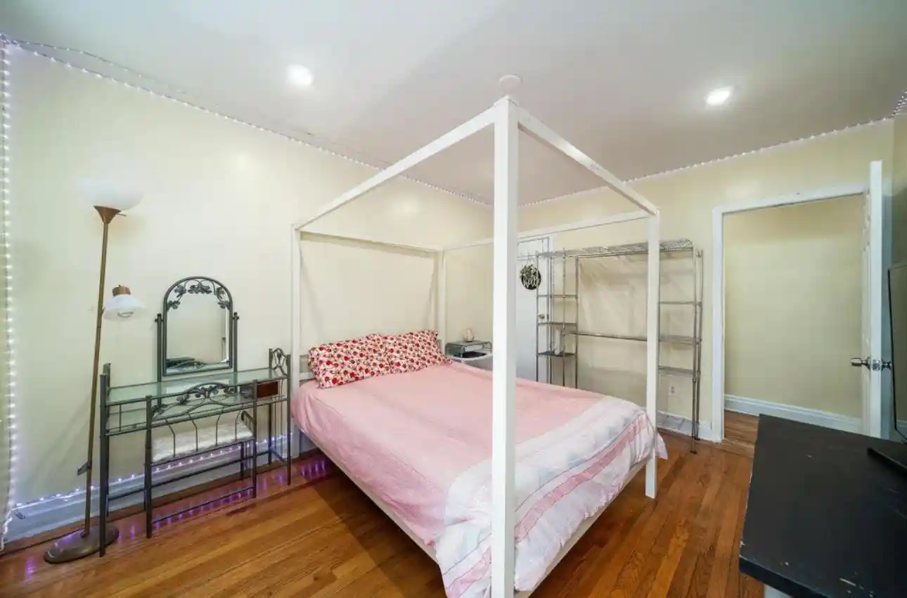 2nd image of 144 Old Bergen Rd, Jersey City, NJ 07305