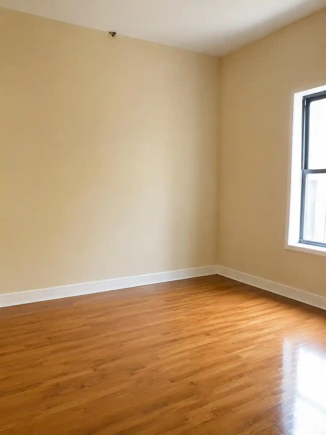 2nd image of 401 Monroe St, Hoboken, NJ 07030