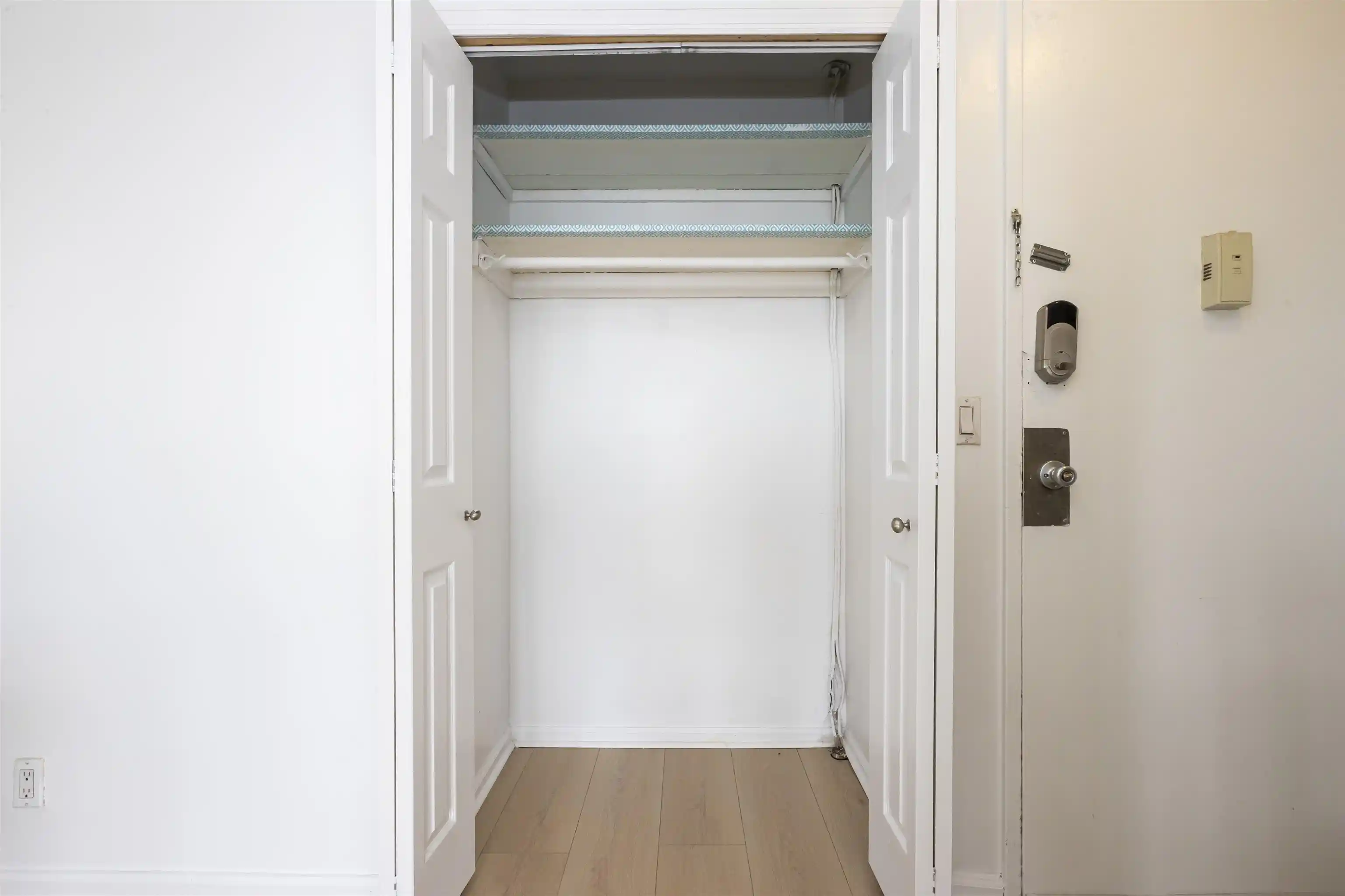5th image of 500 Central Ave, Union City, NJ 07087