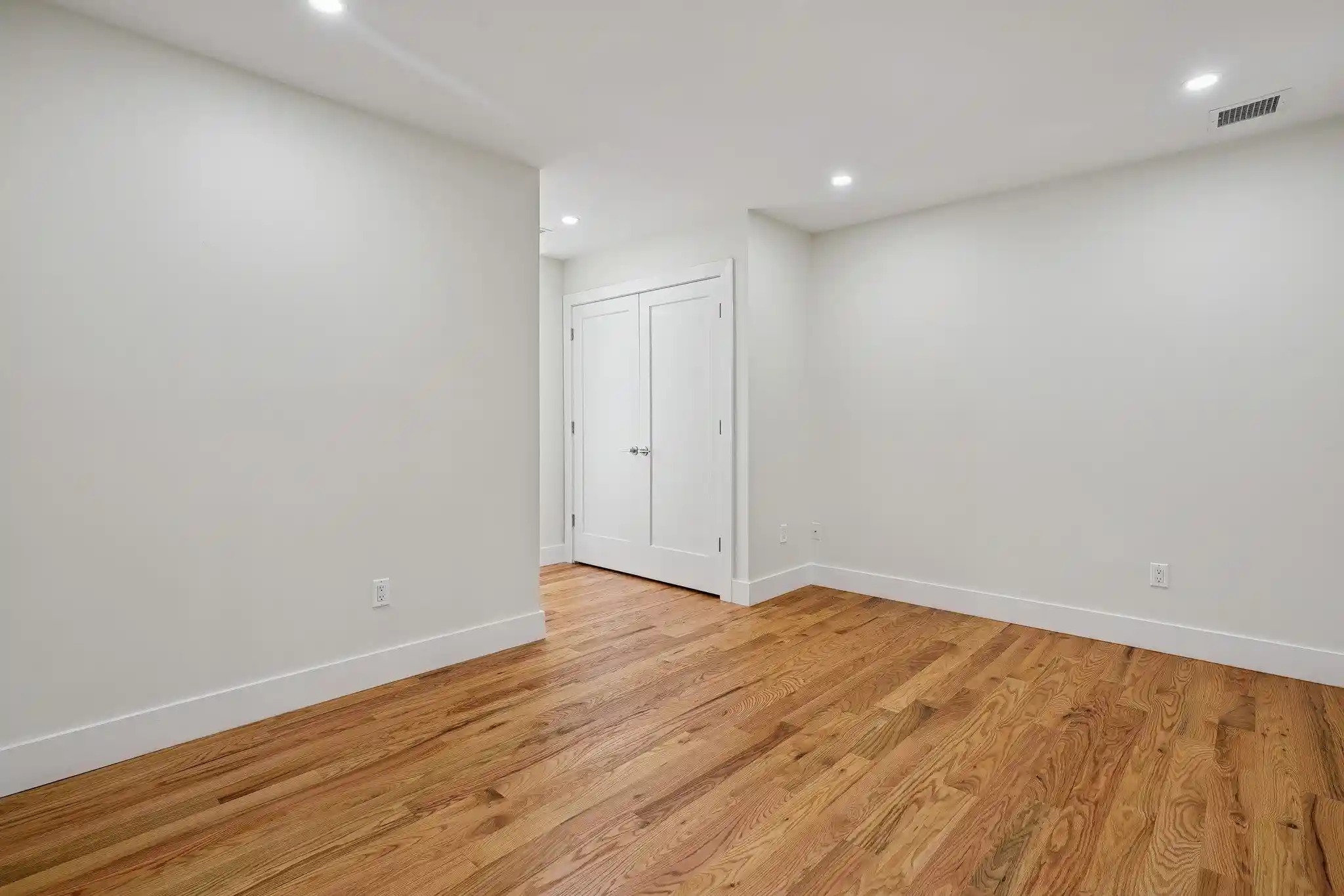Photo 3 of Condo for sale at 927 Pavonia Ave #2, Jersey City, NJ 07306 | MLS# 260013716 | Listing updated on 2026-08-11