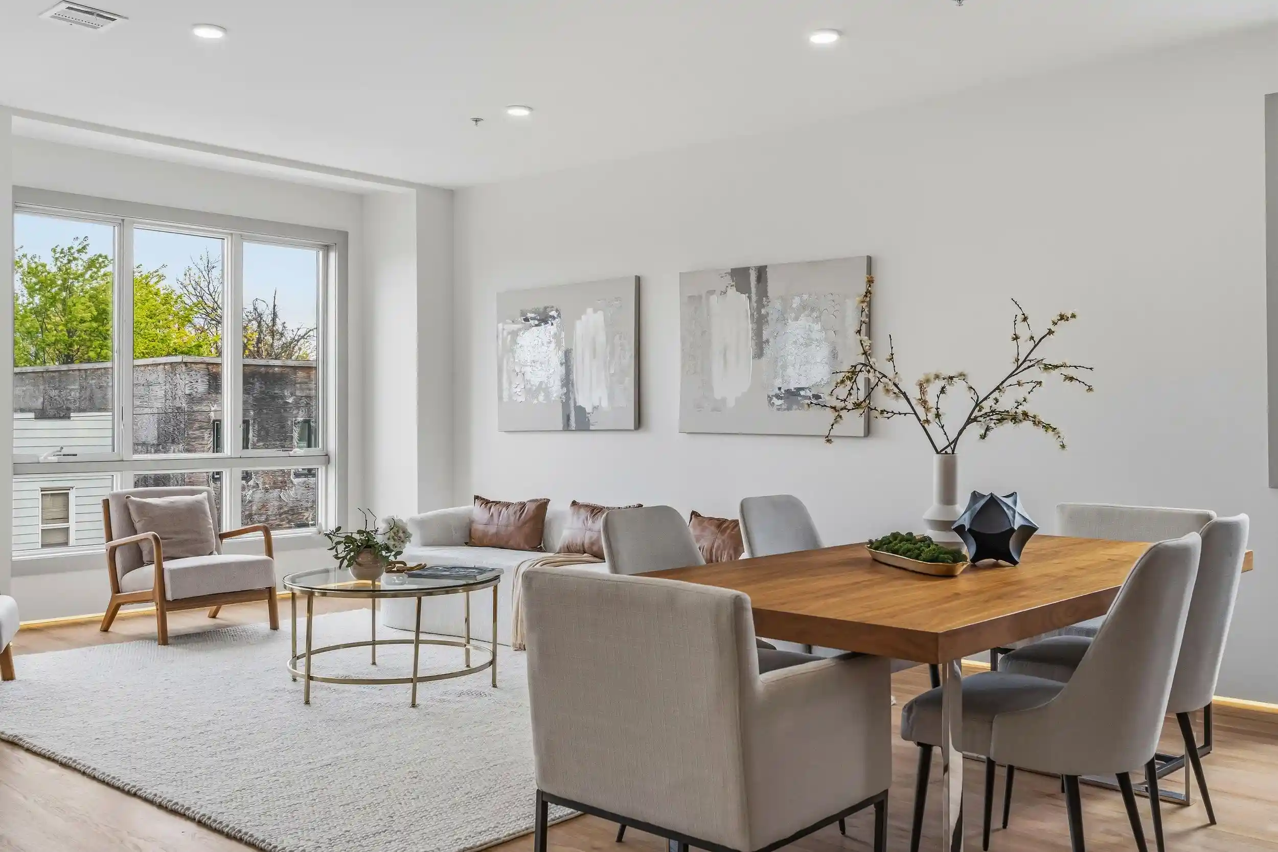 2nd image of 161 Woodlawn Ave, Jersey City, NJ 07305