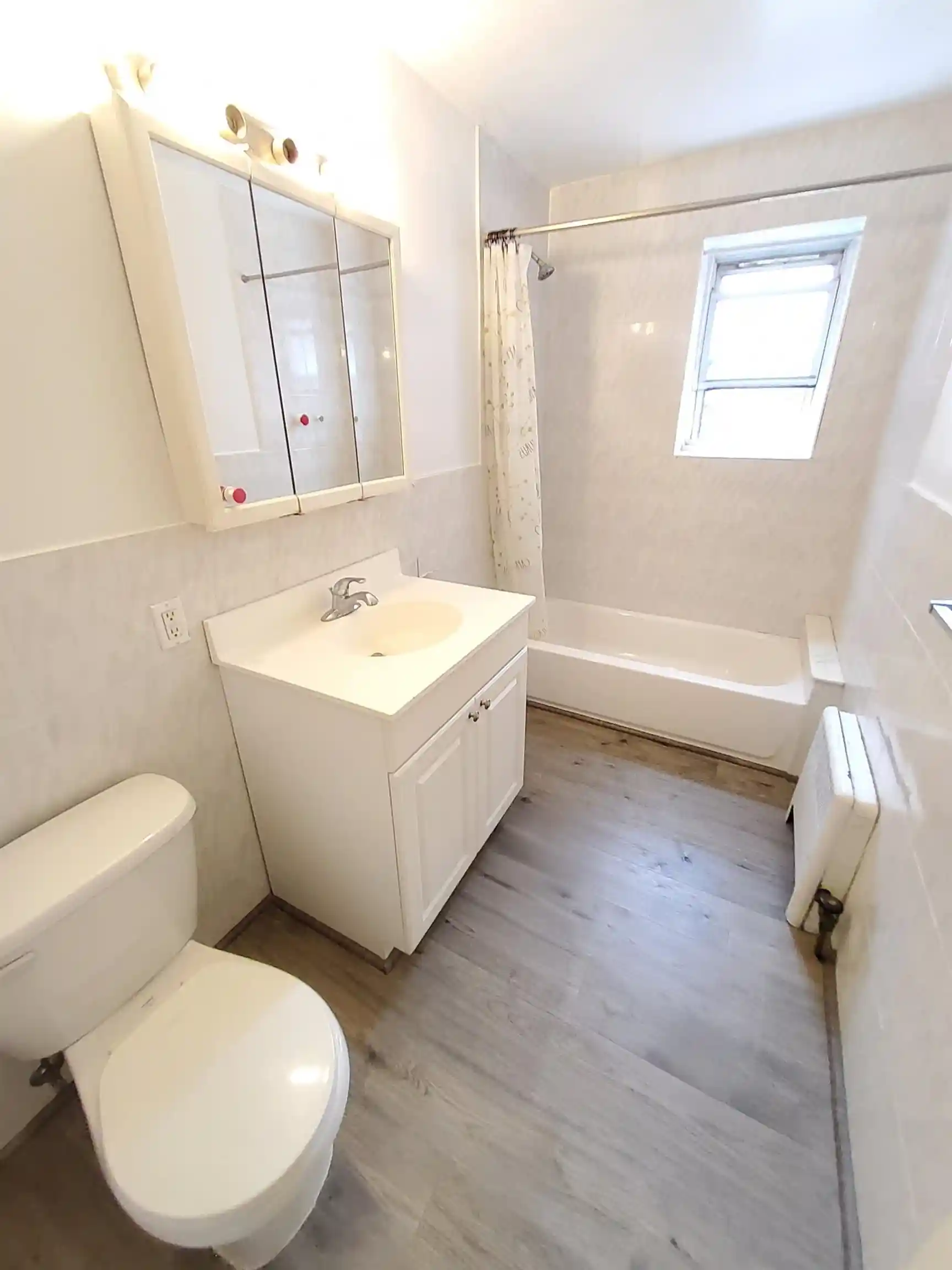 4th image of 2330 Linwood Ave, Fort Lee, NJ 07024