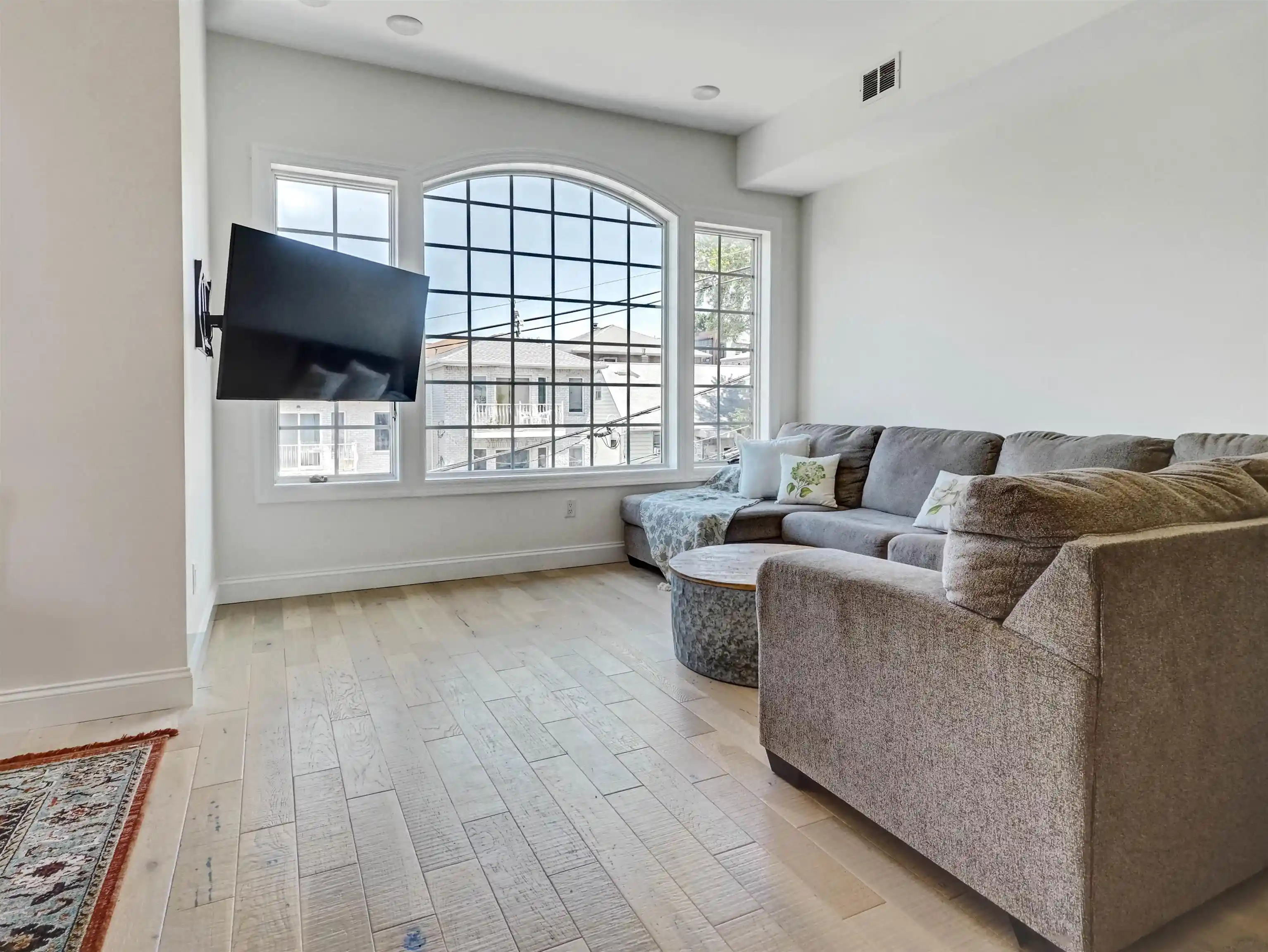 41st image of 197 Lincoln St #2, Jersey City, NJ 07307 | MLS# 260013813
