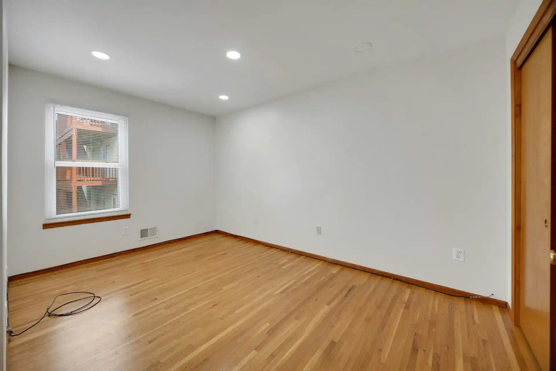 Listing Photo 4 - Condo for sale in building located at 149 Hobart Ave, Bayonne, NJ 07002