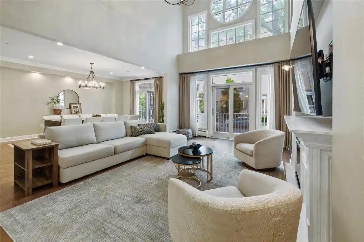 2nd image of 208 Shearwater Ct W, Jersey City, NJ 07305