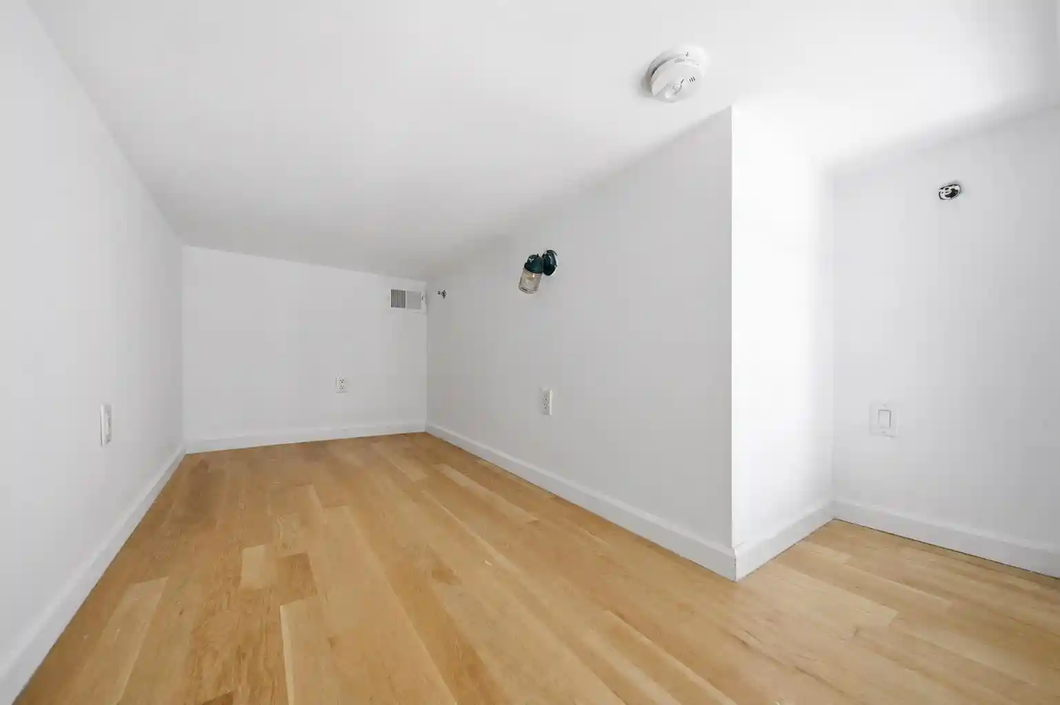 Photo 4 of Sale Pending at 42 Prospect St #4B, Jersey City, NJ 07307 | MLS# 260013952 | Listing updated on 2026-08-19