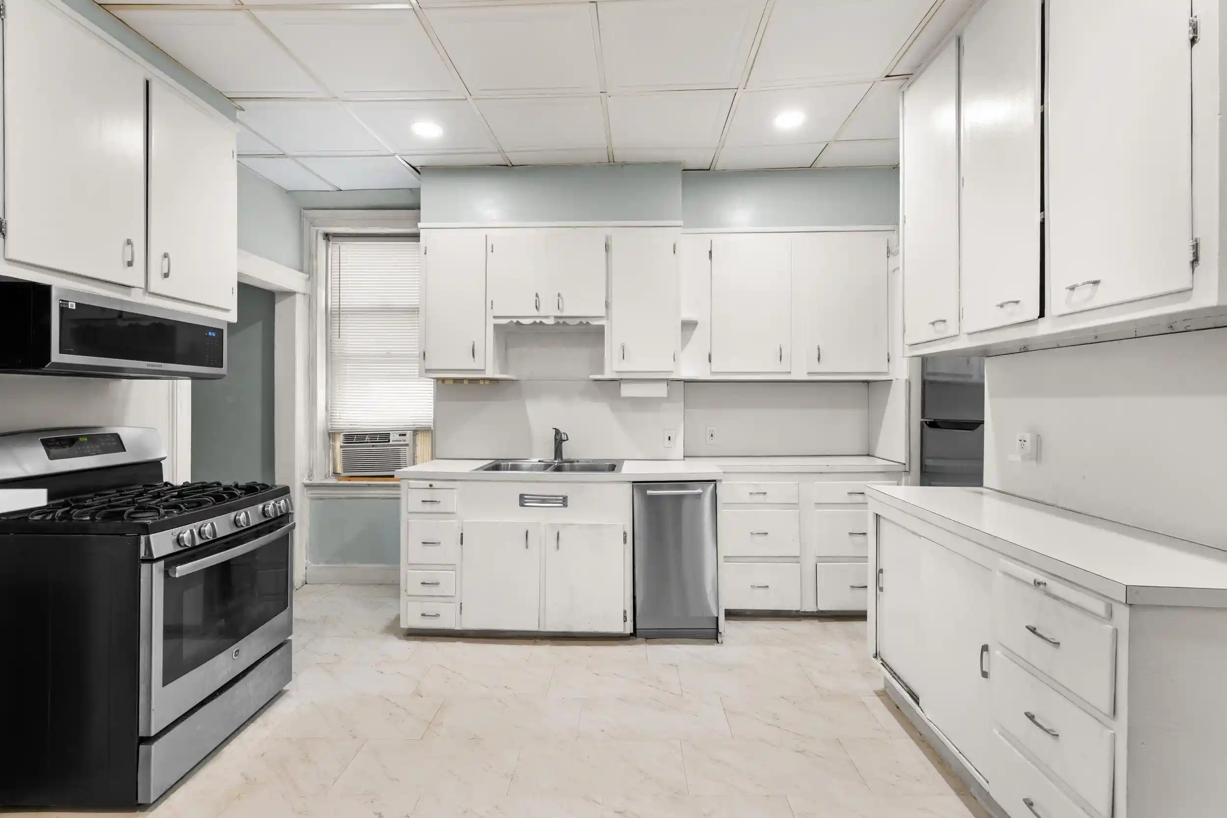 3rd image of 204-206 Palisade Ave, Union City, NJ 07087 | MLS# 260013965