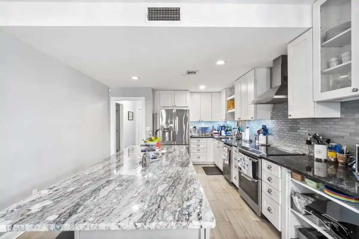 2nd image of 206 Shearwater Ct W, Jersey City, NJ 07305