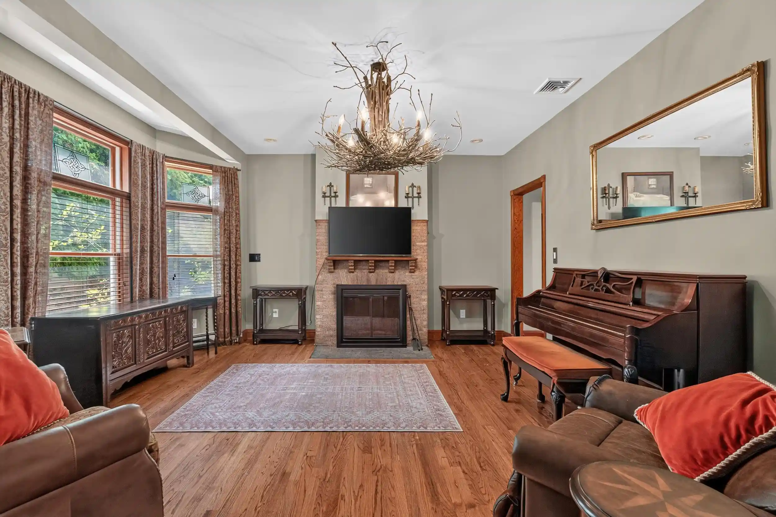Photo 4 of House for sale at 82 West 34th St, Bayonne, NJ 07002 | MLS# 260014610 | Listing updated on 2026-09-18