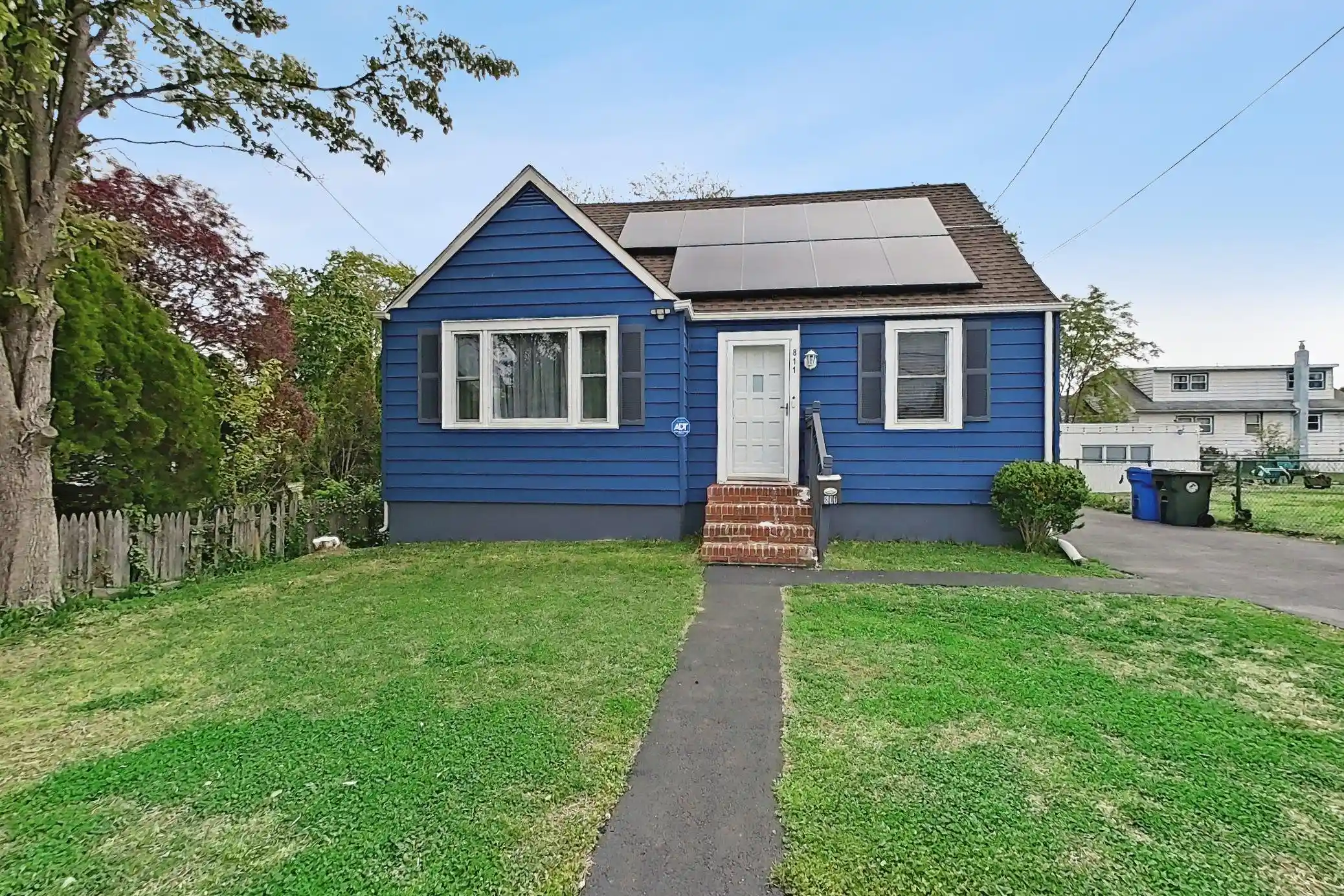 Photo 1 of Single family home for sale at 811 Lincoln Ave, Burlington City, NJ 08016 | MLS# 260014612 | Listing updated on 2026-09-16