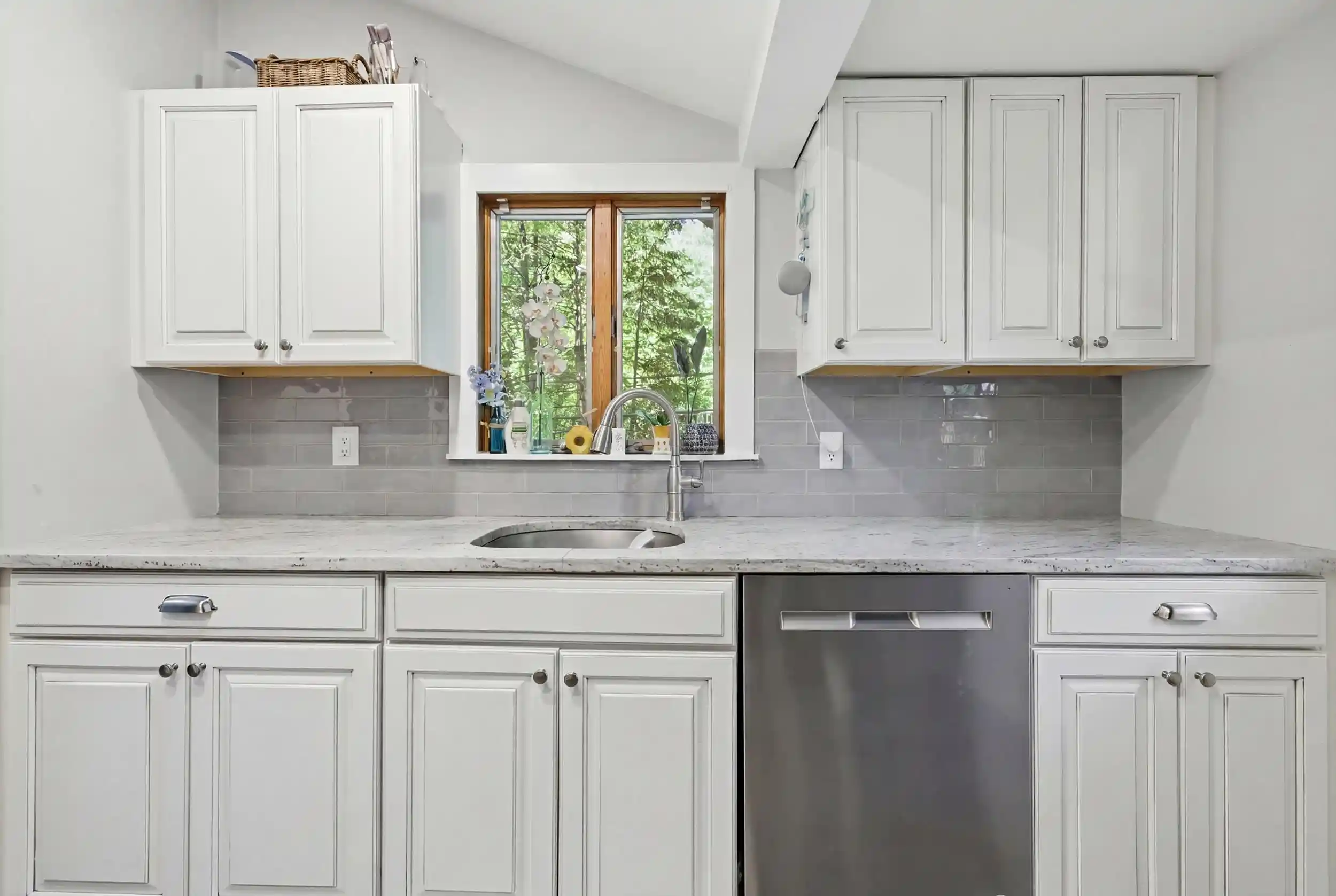3rd image of 9 Juniper Trail, Kinnelon, NJ 07405 | MLS# 260014640