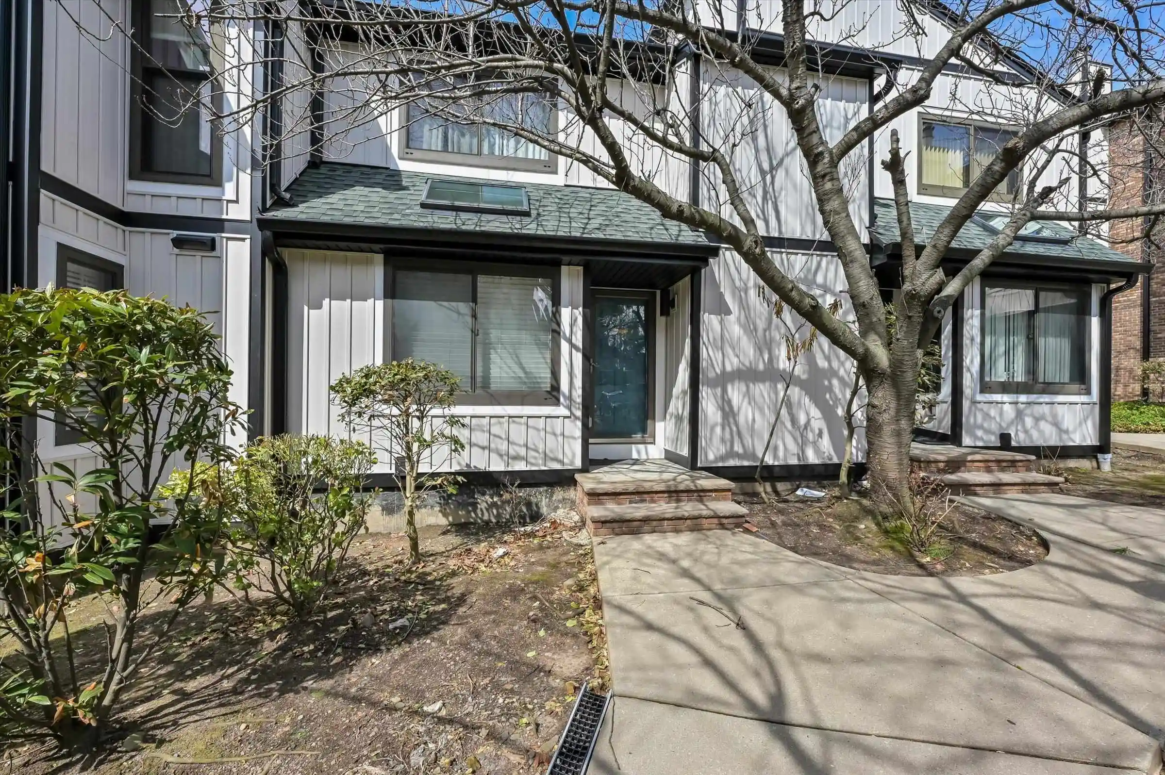 1st image of 1537 #7 John St, Fort Lee, NJ 07024 | MLS# 260014653
