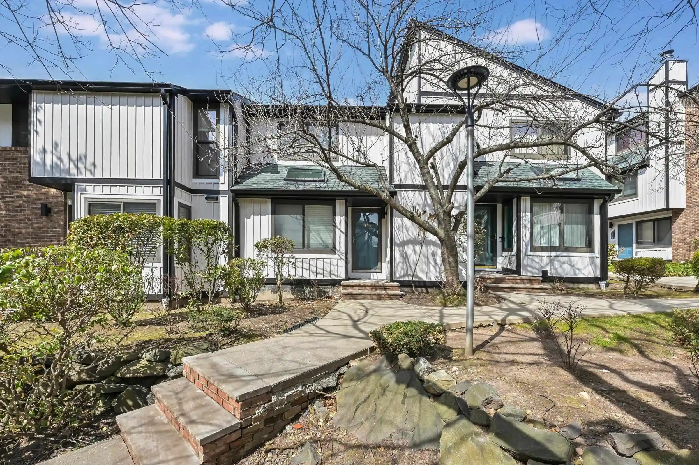 3rd image of 1537 #7 John St, Fort Lee, NJ 07024 | MLS# 260014653