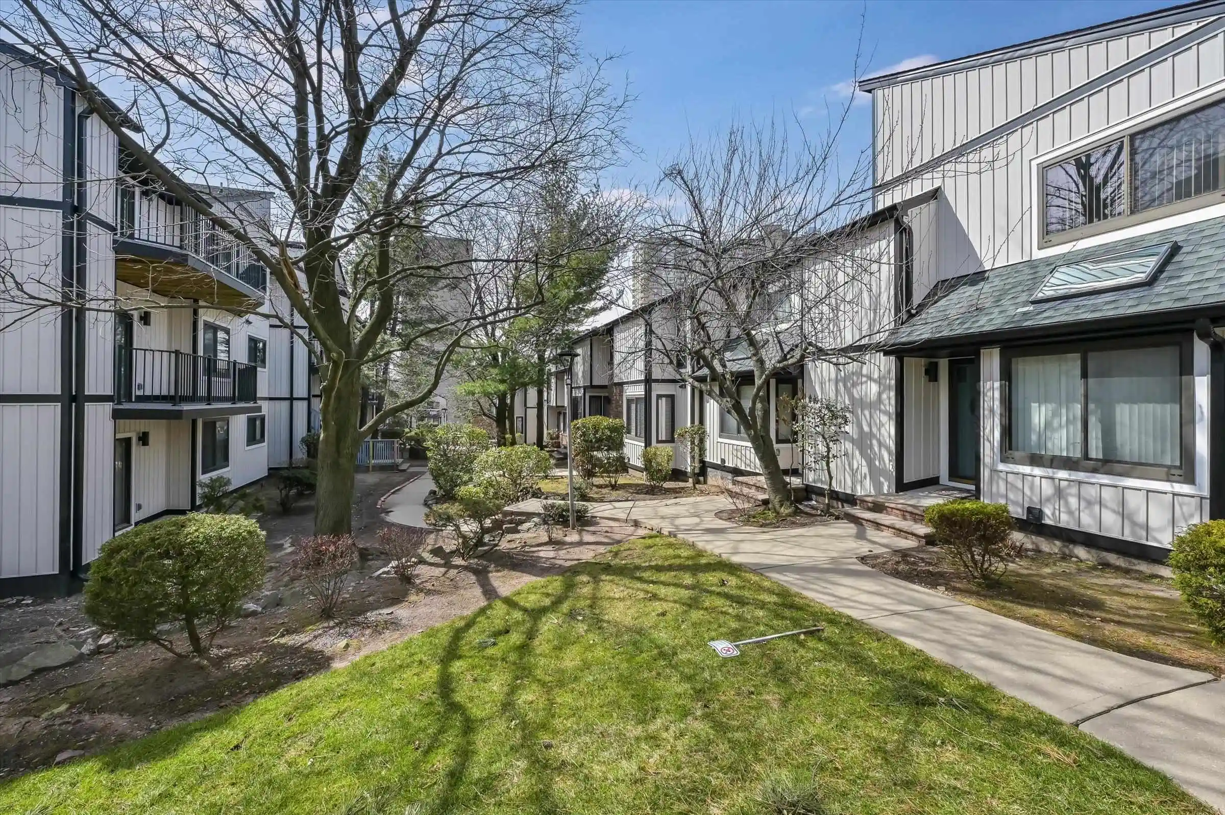 4th image of 1537 #7 John St, Fort Lee, NJ 07024 | MLS# 260014653