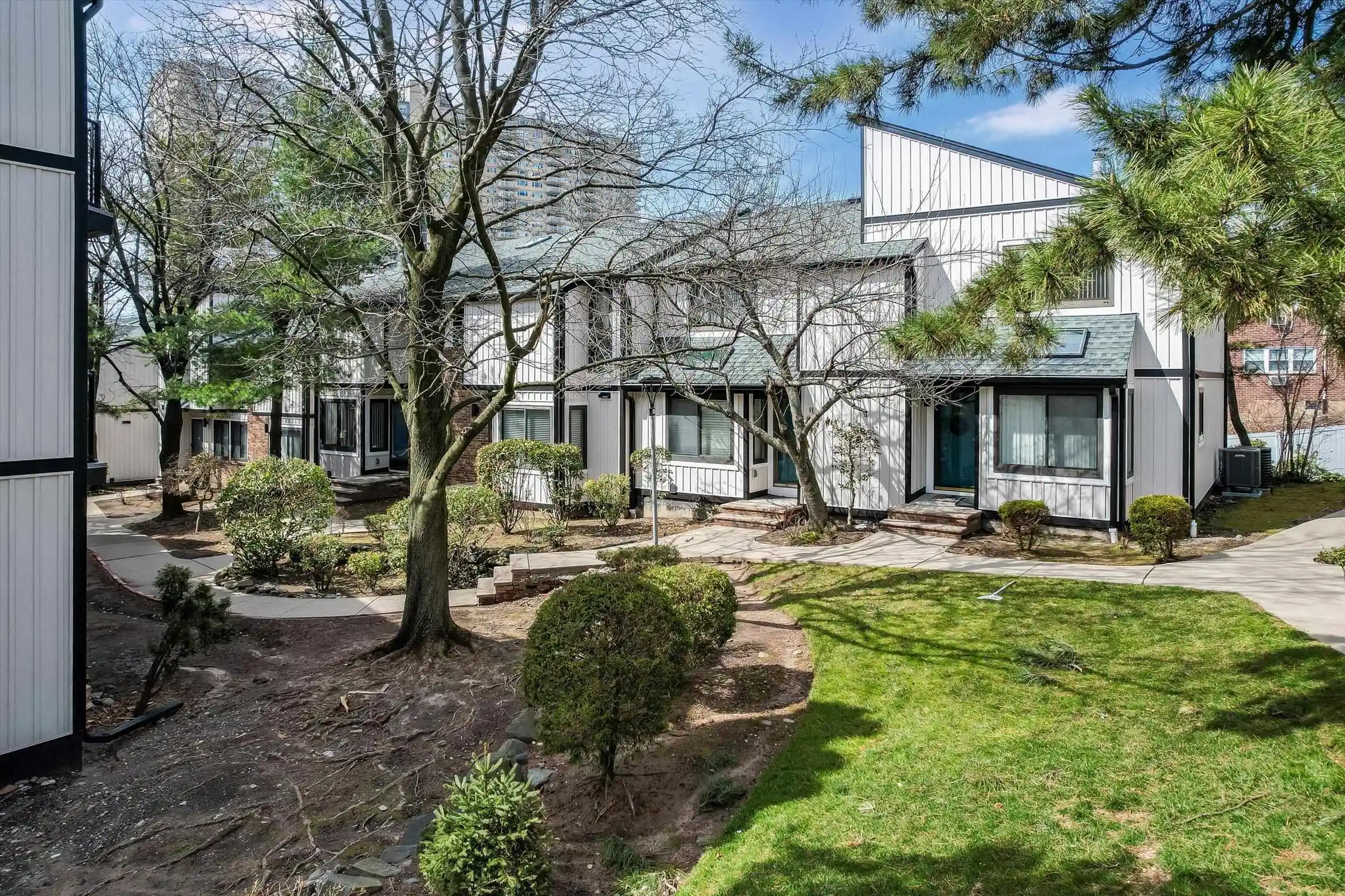 5th image of 1537 #7 John St, Fort Lee, NJ 07024 | MLS# 260014653