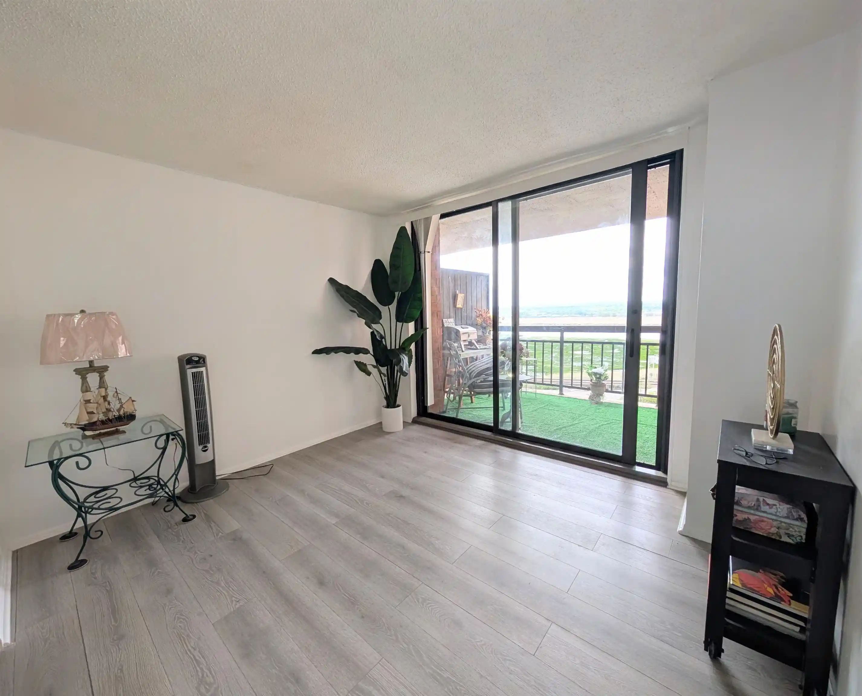 Photo 2 of Condo for sale at 918 Harmon Cvs Tower #918, Secaucus, NJ 07094 | MLS# 260014710 | Listing updated on 2026-08-19