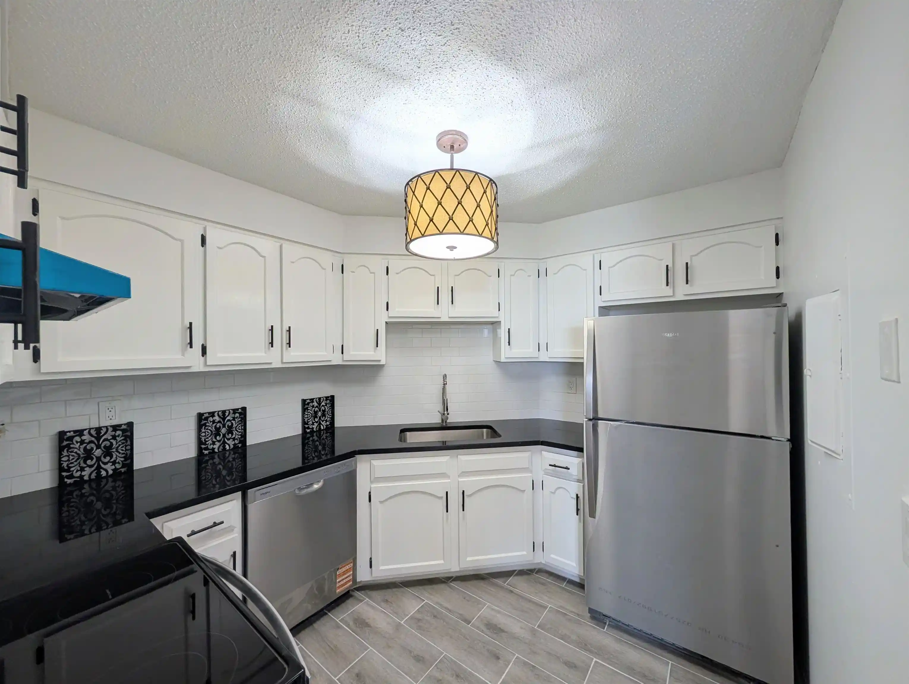 Photo 4 of Condo for sale at 918 Harmon Cvs Tower #918, Secaucus, NJ 07094 | MLS# 260014710 | Listing updated on 2026-08-19