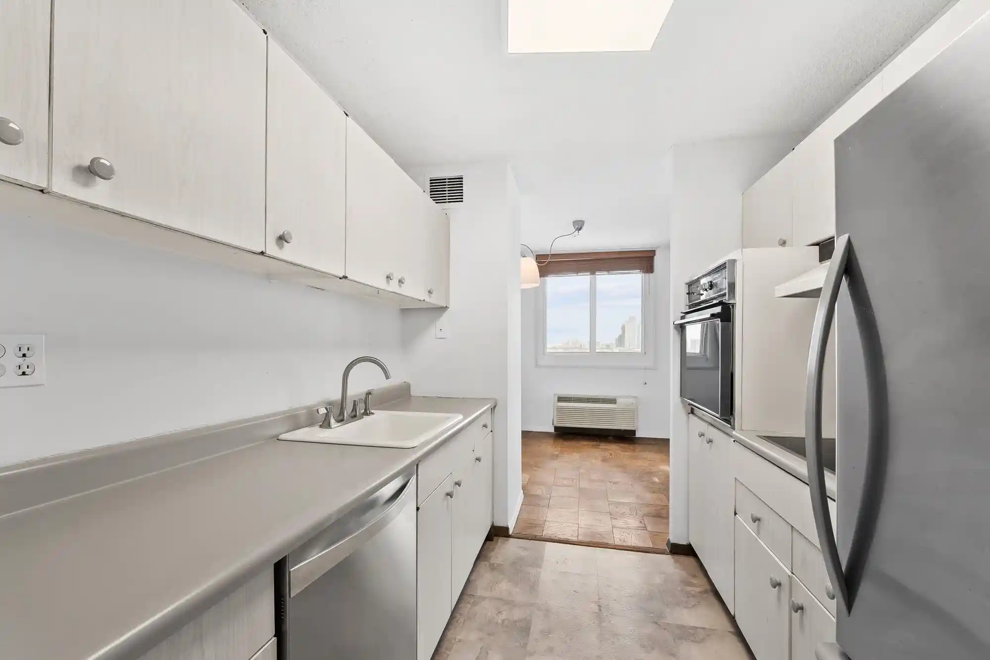 30th image of 100 Manhattan Ave #1417, Union City, NJ 07087 | MLS# 260014711