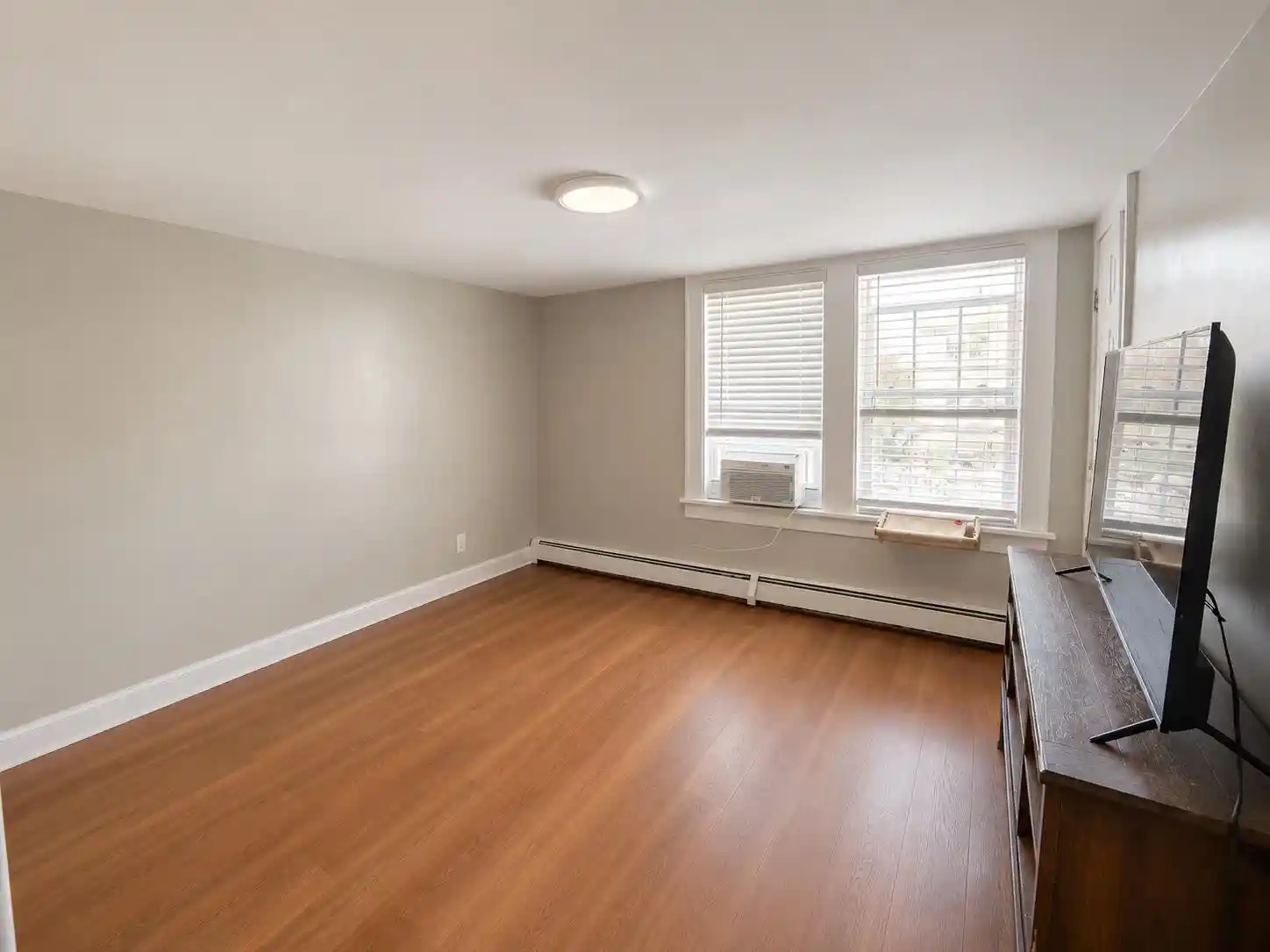 Photo 4 of Single family home for sale at 9 Silver St, Bayonne, NJ 07002 | MLS# 260014799 | Listing updated on 2026-09-06