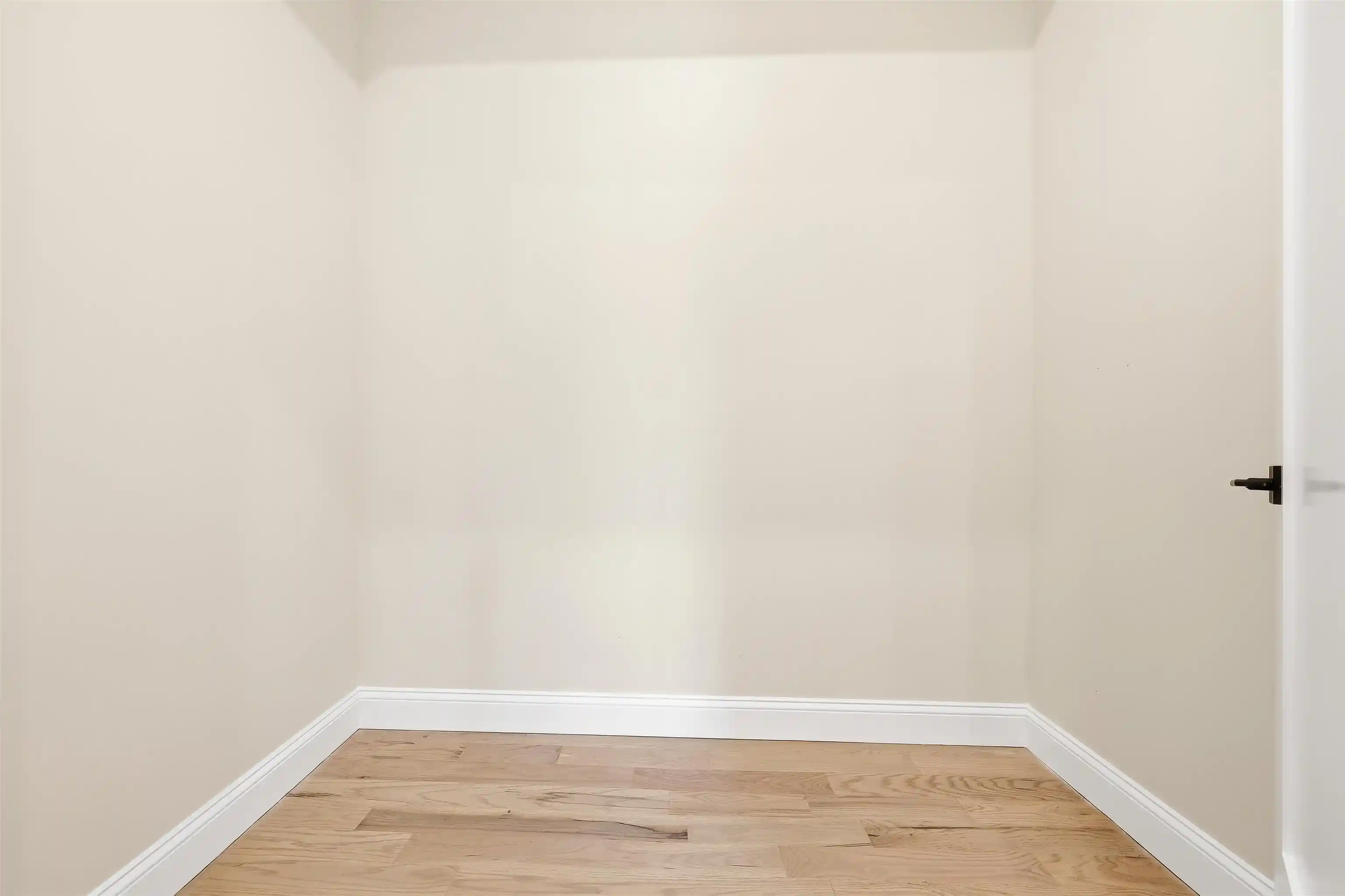 3rd image of 29 Weldon St, Jersey City, NJ 07306