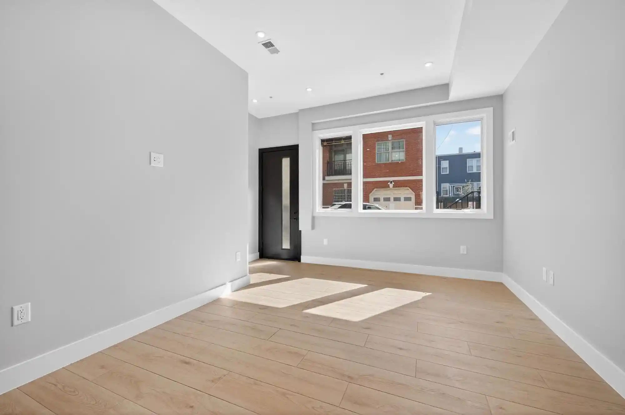 2nd image of 126 De Kalb Ave, Jersey City, NJ 07306