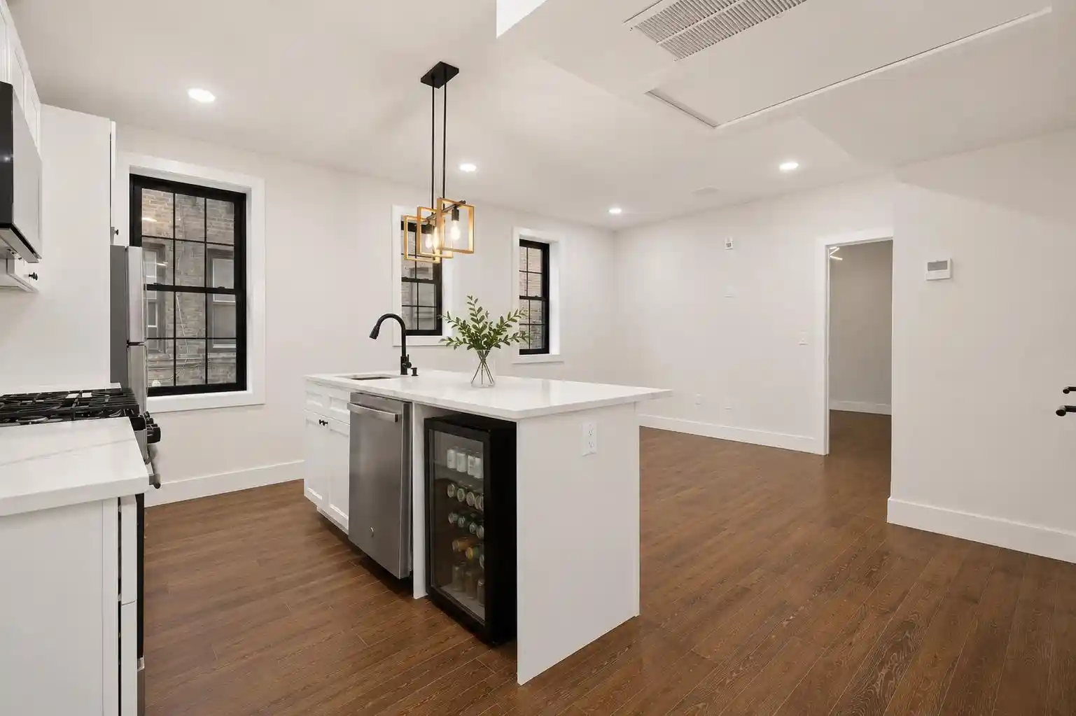 35th image of 104 Glenwood Ave #104, Jersey City, NJ 07306 | MLS# 260014972