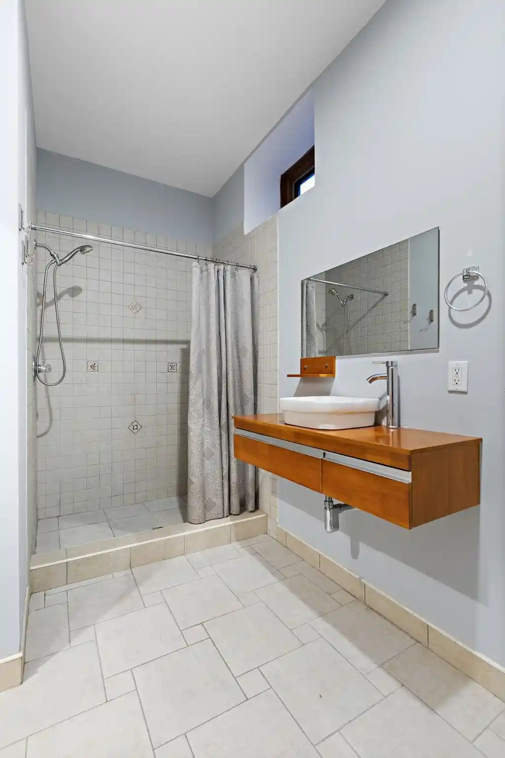 4th image of 112 63Rd St, West New York, NJ 07093