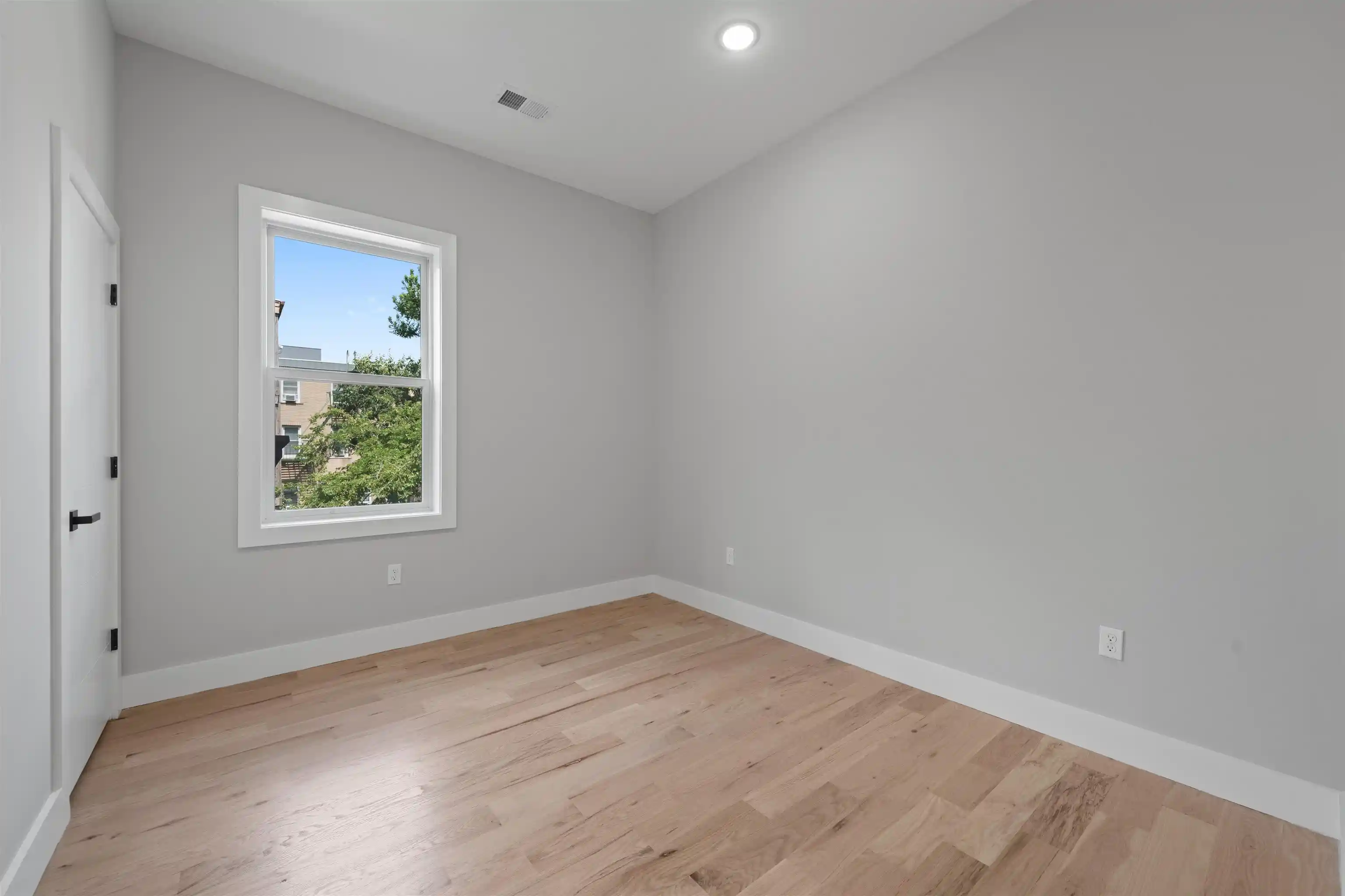 4th image of 30 Cambridge Ave #2, Jersey City, NJ 07307 | MLS# 260015051